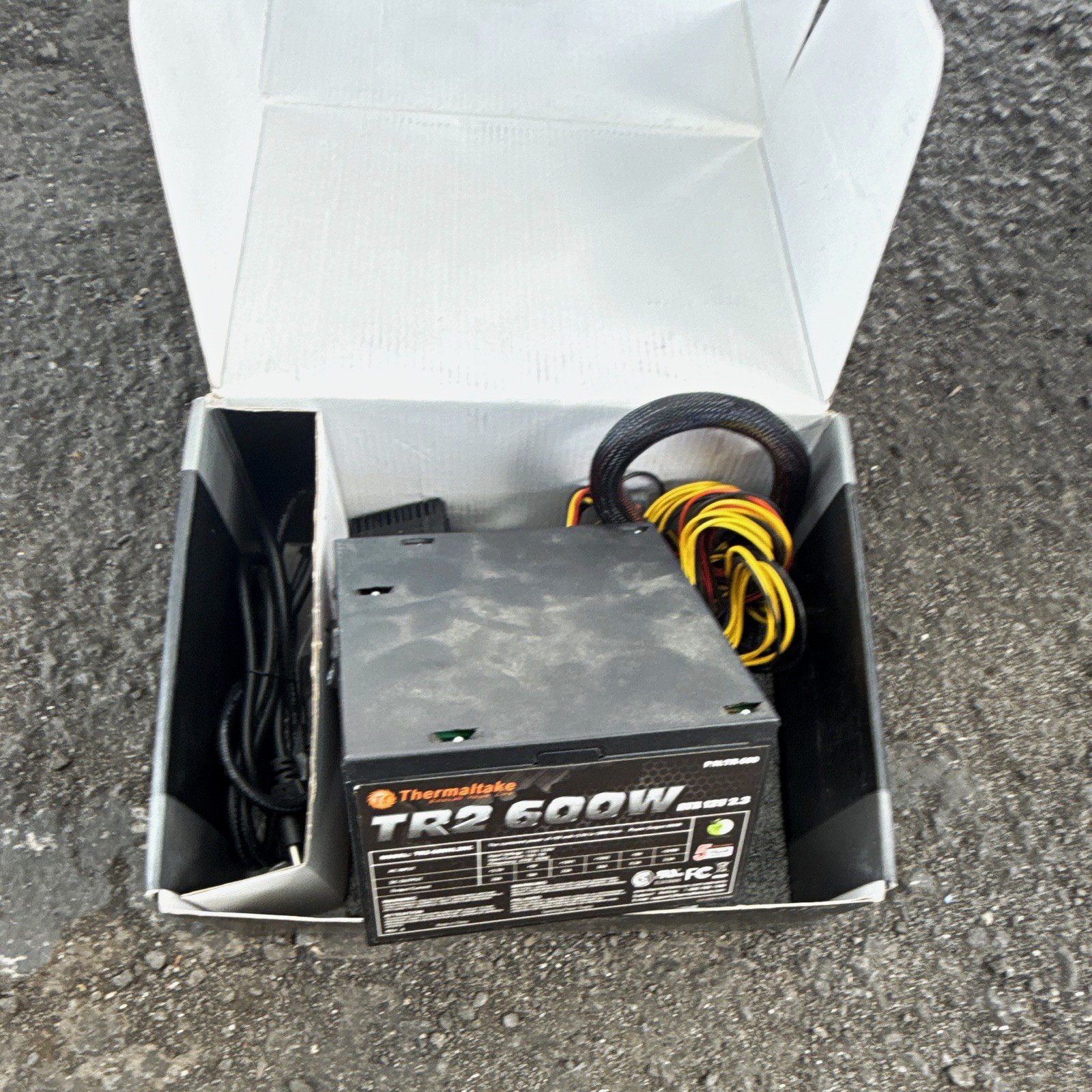 (UNTESTED) thermaltake TR2 600W ATX PSU 80 PLUS Black TR-600 TR2-600NL2NC