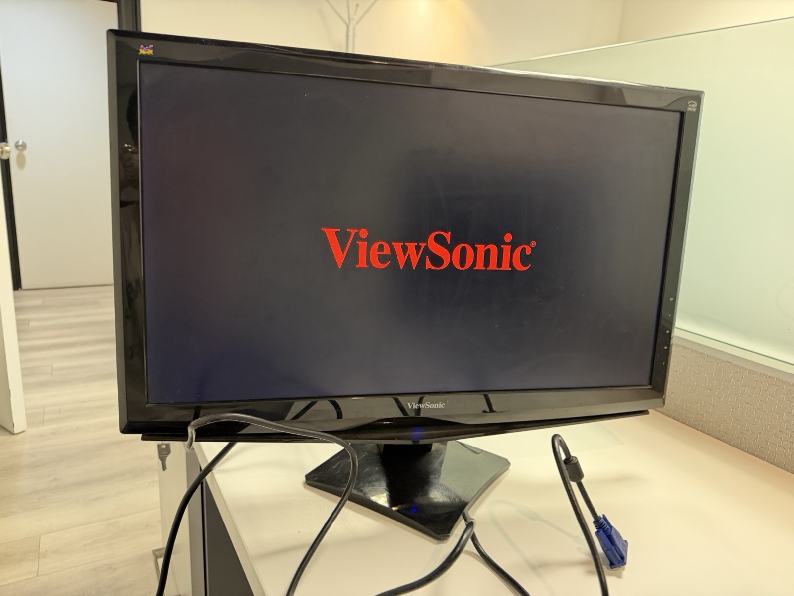 24-inch Vintage PC Viewsonic Monitor LCD Display VA2248m-LED