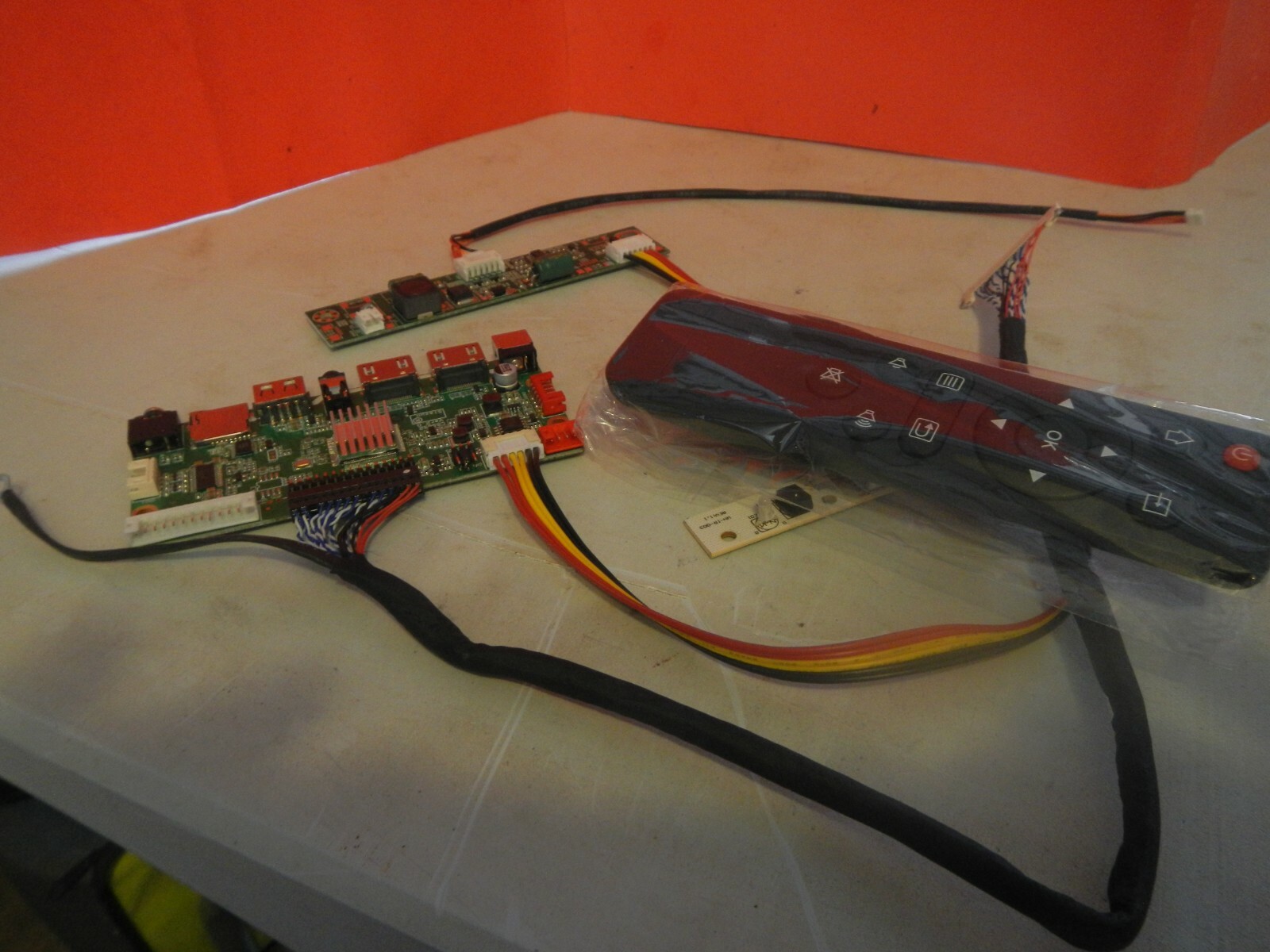 NEW CONTROL BOARD FOR 19" LCD 1920 X 360 IPS DISPLAY & REMOTE & CABLES BOARDS