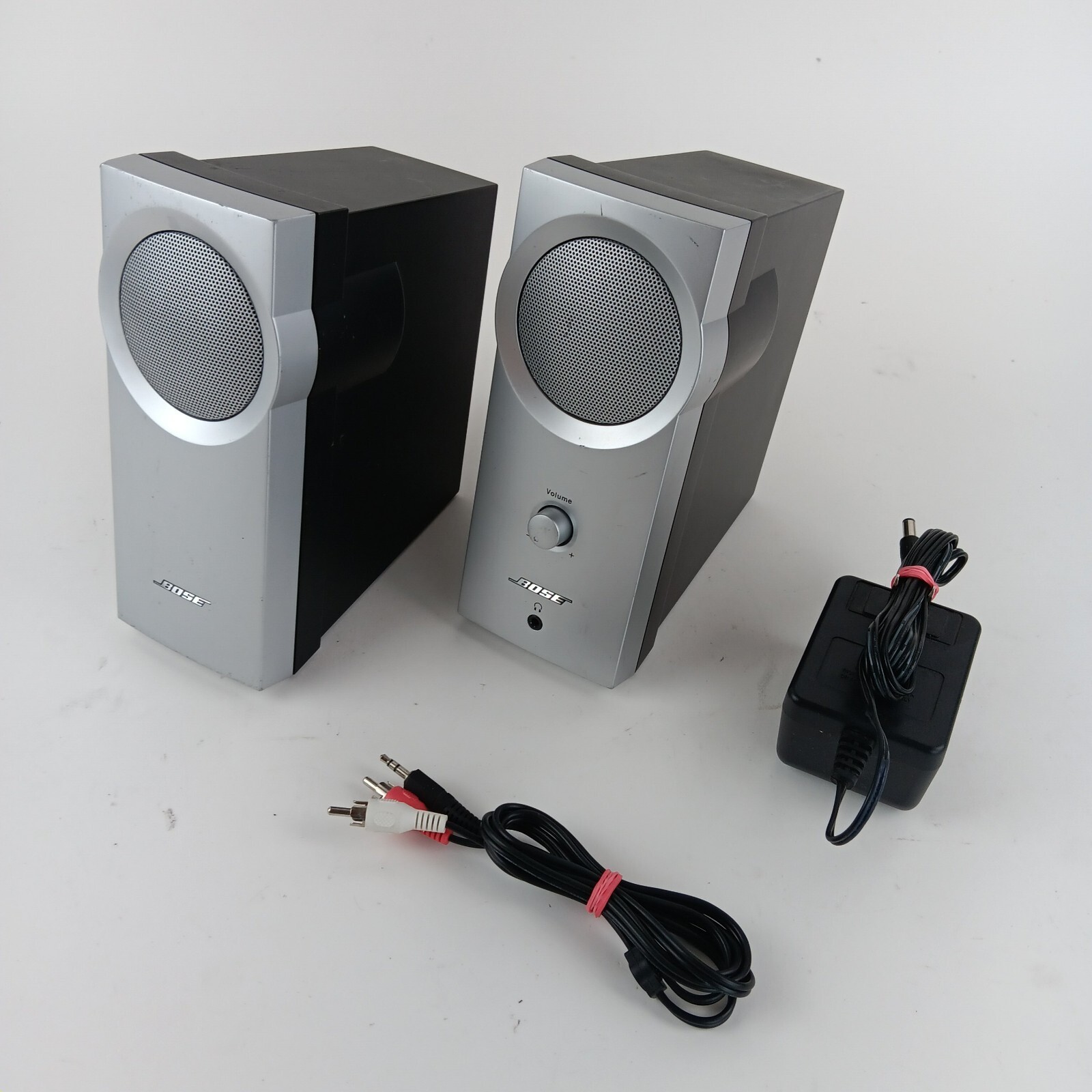 BOSE Companion 2 Series Personal Computer Multimedia Speakers - Silver