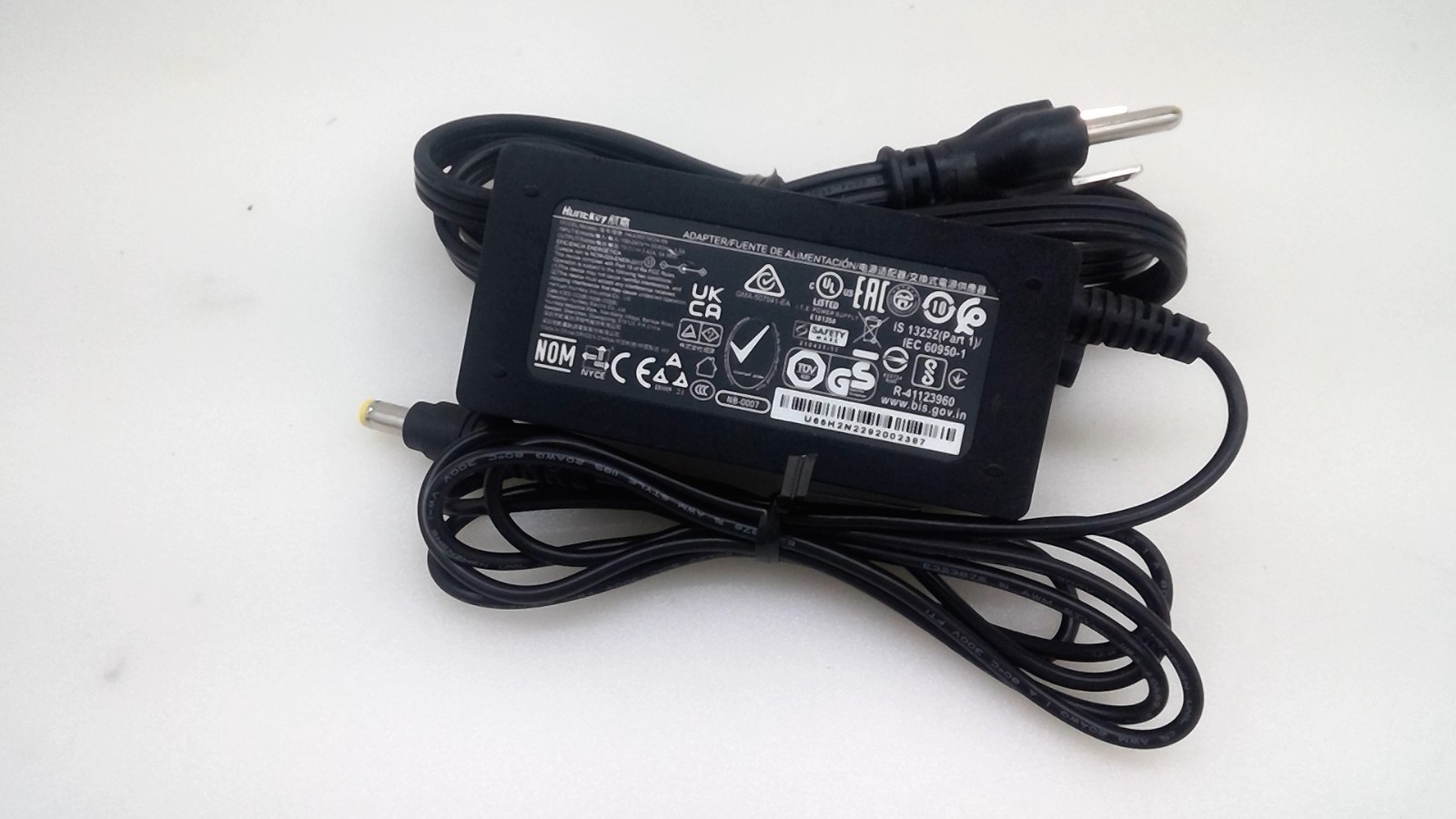 Huntkey HKA06519034-6K Power Supply AC Adapter 19V 3.42A mini 65W