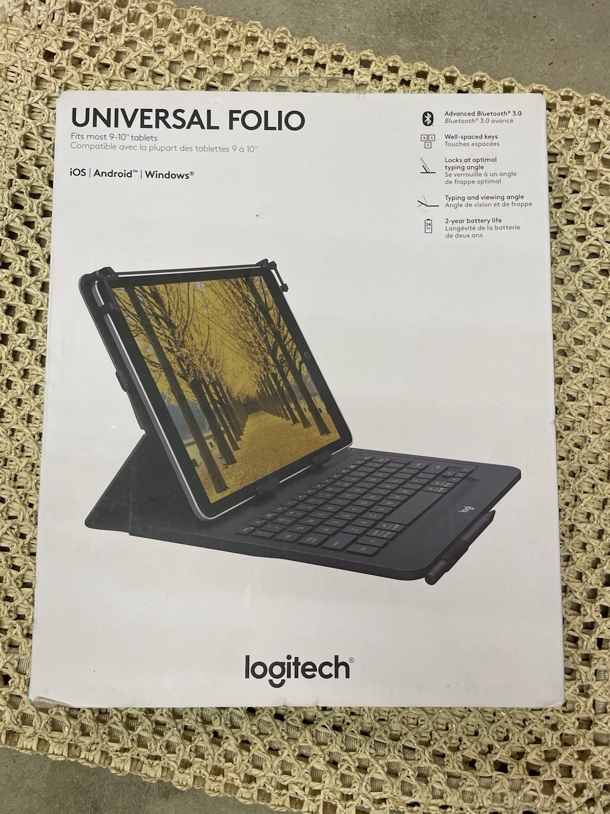 -Logitech Universal Folio Integrated Bluetooth 3.0 Keyboard for 9-10" Tablet
