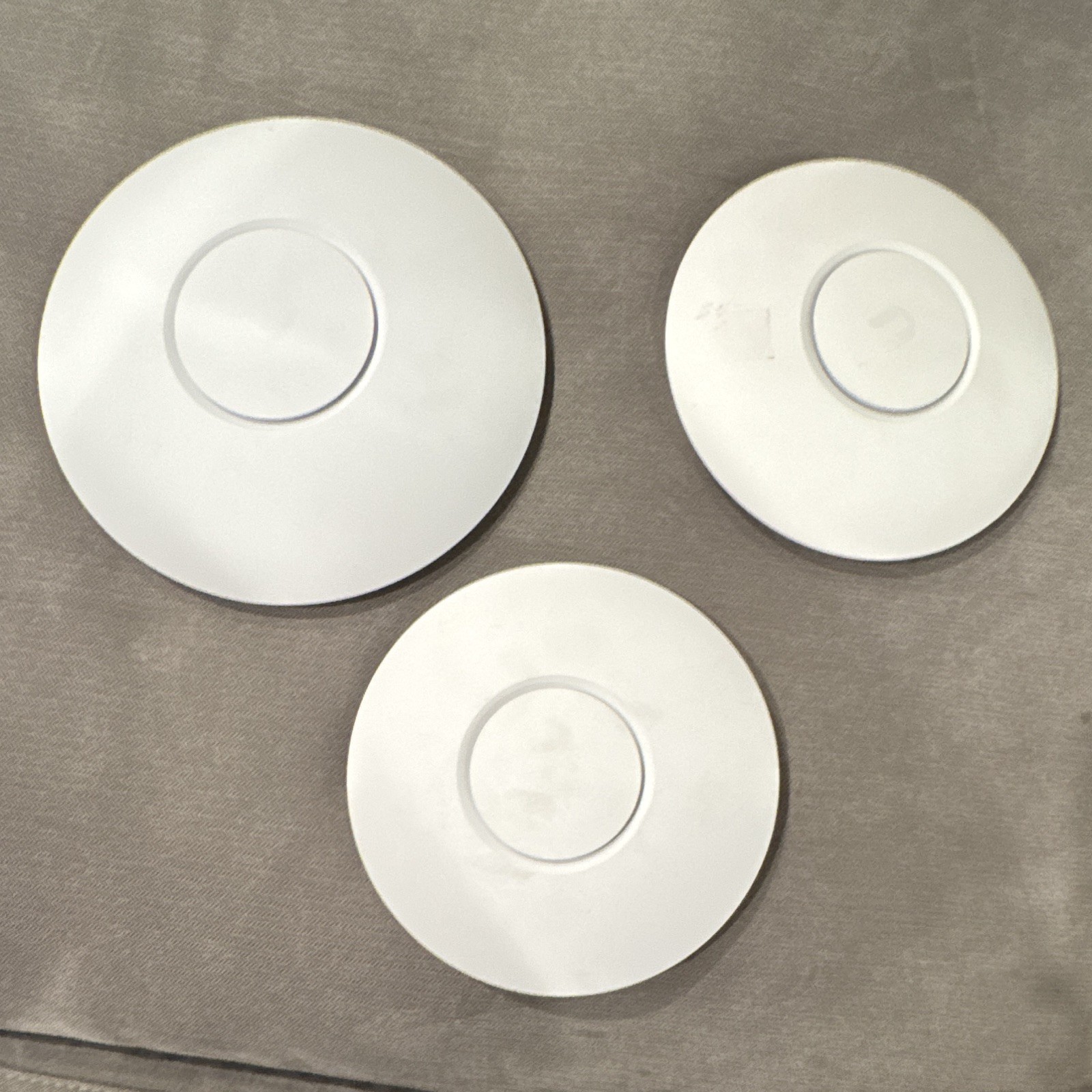 Ubiquiti UniFi UAP-AC-PRO & UAP-AC-LITE AP Lot + some mounts