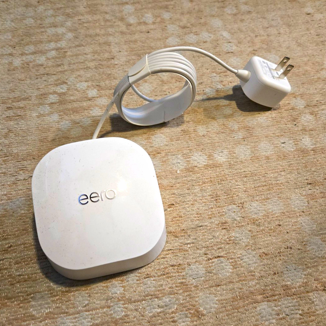 eero 6 Extender Q010001 Dual-Band Wireless Mesh Range Extender 1200 Mbps White