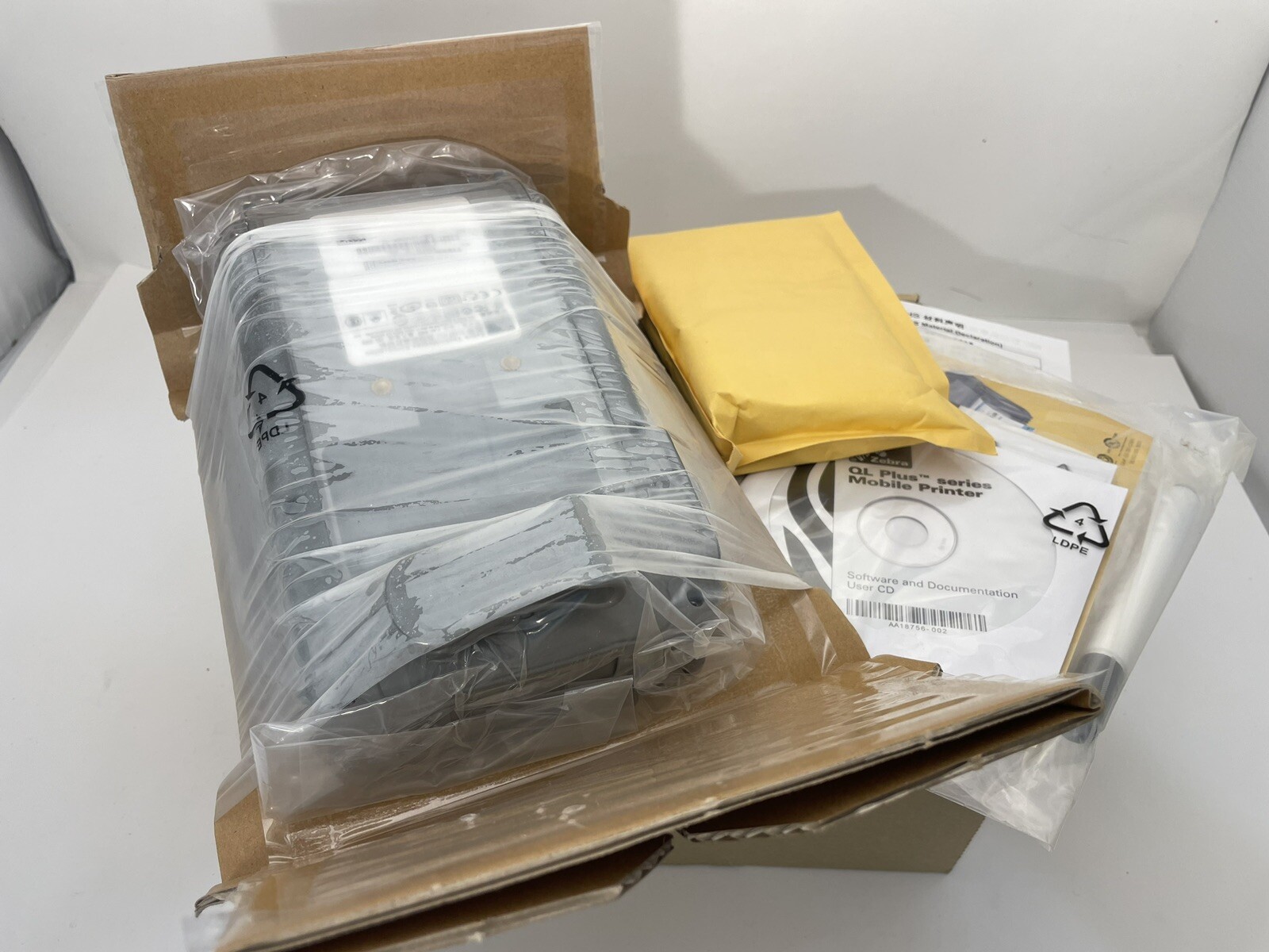 Zebra QL320 Plus Portable Direct Thermal Barcode Printer 203dpi Q3D-LU1A0000-02