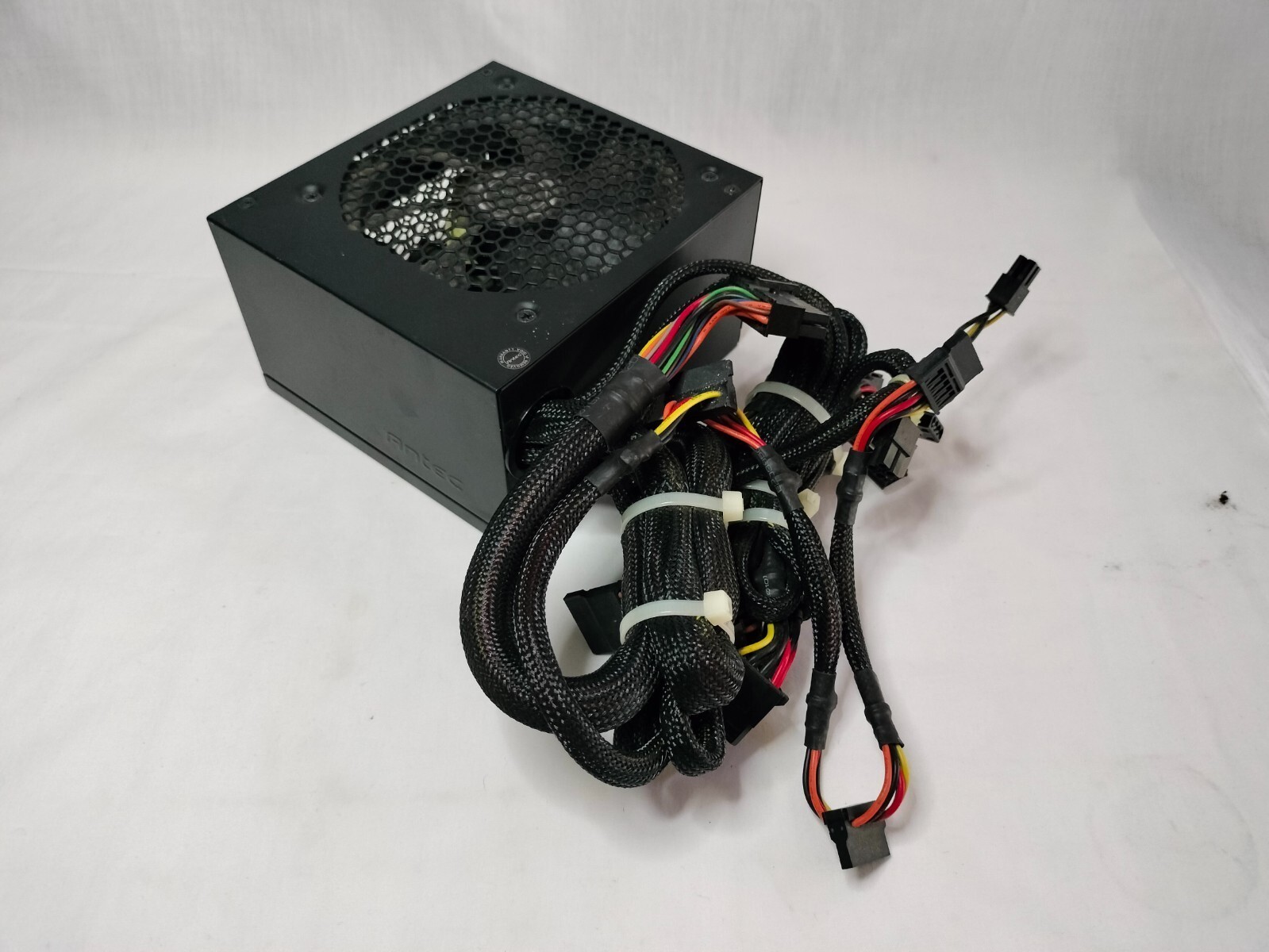 Antec Earthwatts Platinum EA-650 EA650 Switching Power Supply 650W