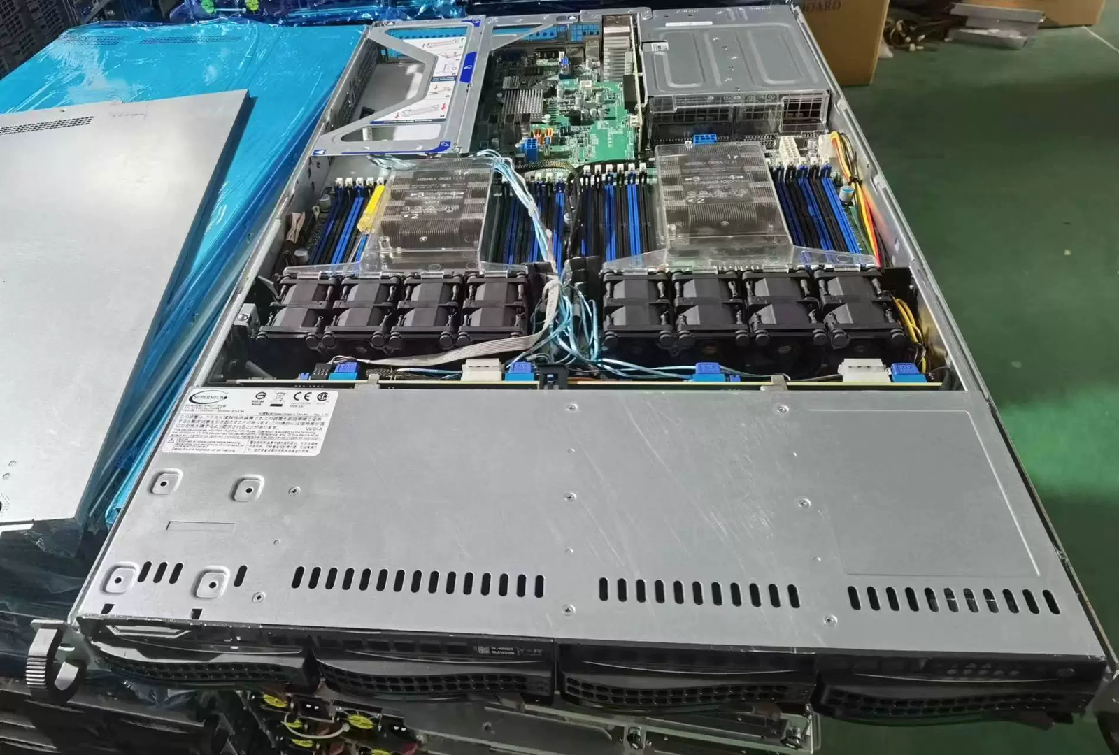 SuperServer SYS-6019U-TN4R4T 4x3.5" Server With 2x 8124M CPU/  /1T U.2