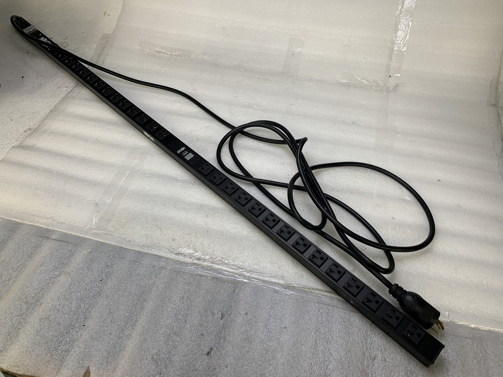Tripp.Lite PDUMV20 16A 120V 50/60Hz Power Distribution Unit | TESTED
