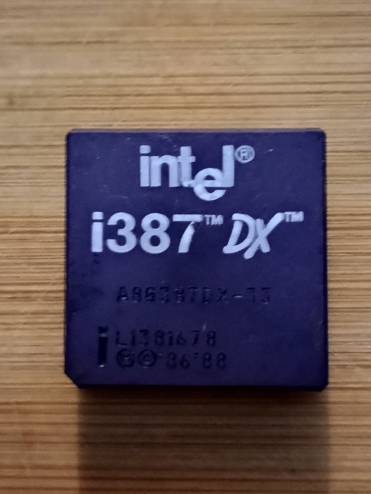 Intel i387 DX A80387DX-33 PGA68 Ceramic FPU Coprocessor Gold