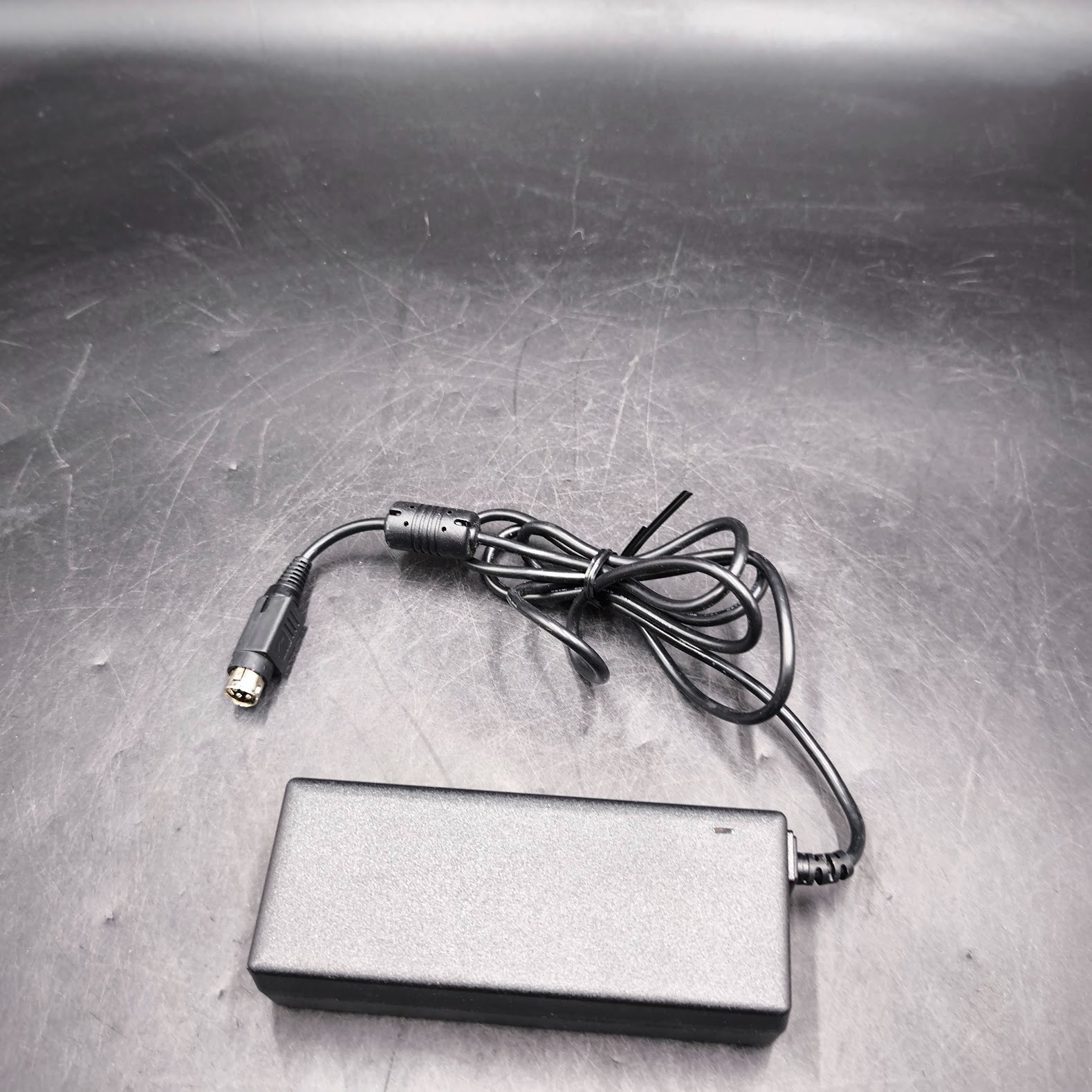 FSP Group INC FSP090-DIEBN2 Switching Power Adapter 19V-4.74A Used Working