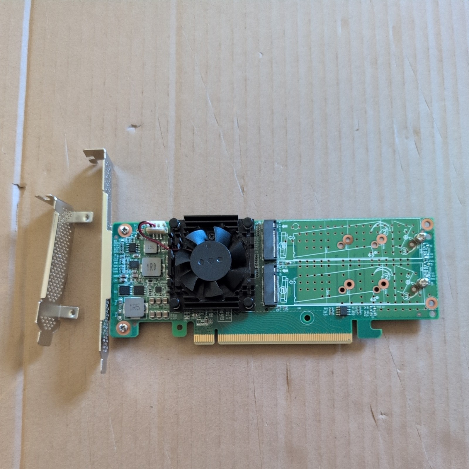 Shinreal PCI Express x16 to Quad M.2 NVMe SSD Switch Adapter  2280
