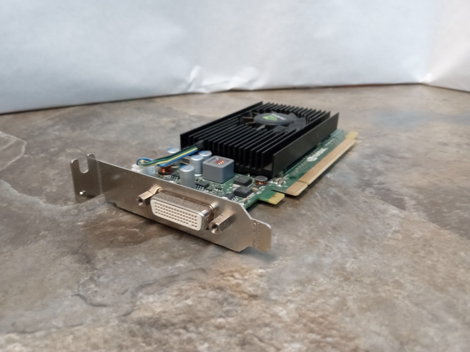 Nvidia Quadro NVS 315 1GB PCIe DMS-59 Low Profile Video Card HP 720837-001 hva