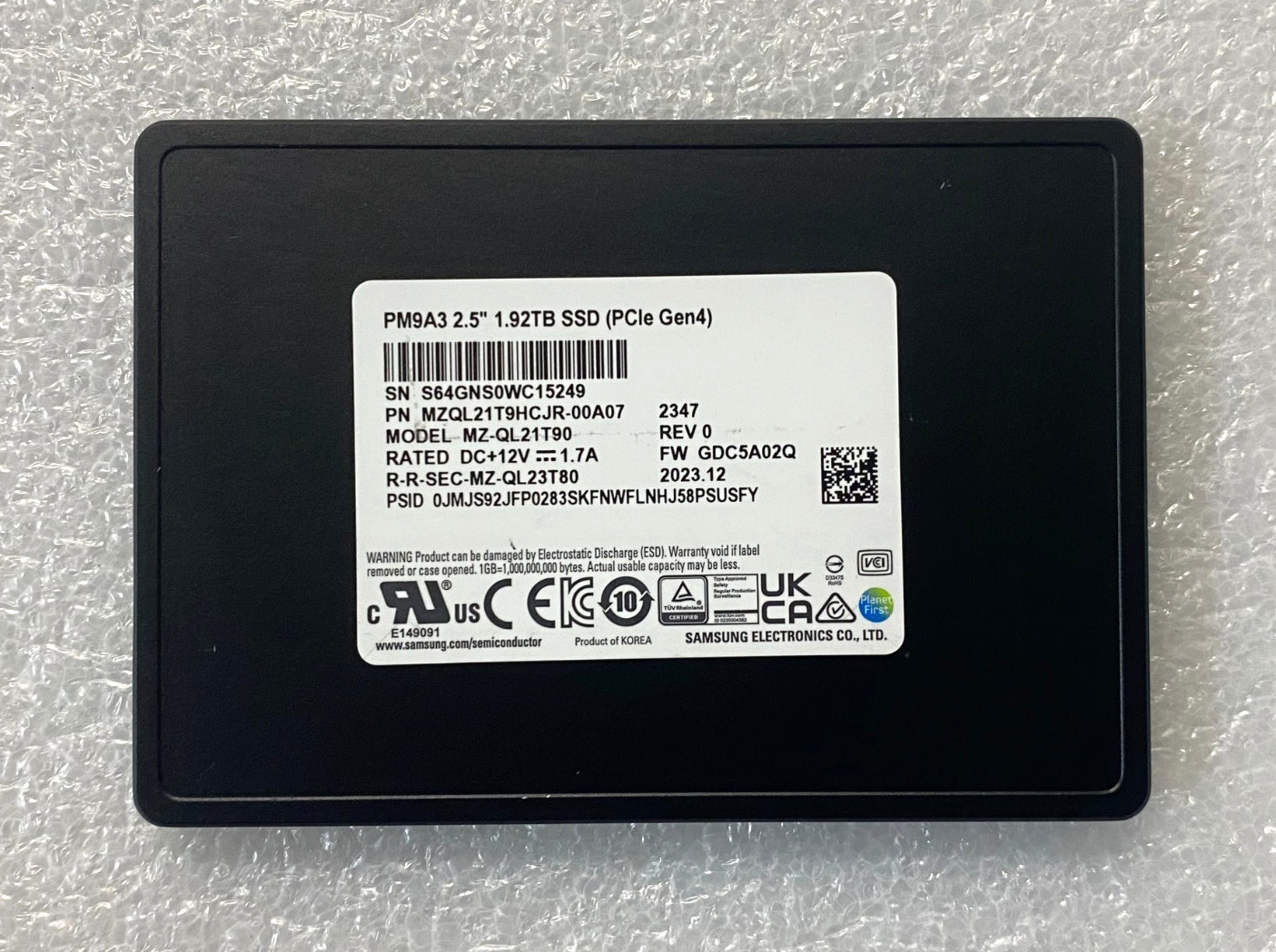 Samsung PM9A3 1.92TB SSD 2.5" NVME PCIE 4.0 MZ-QL21T90 MZQL21T9HCJR-00A07.