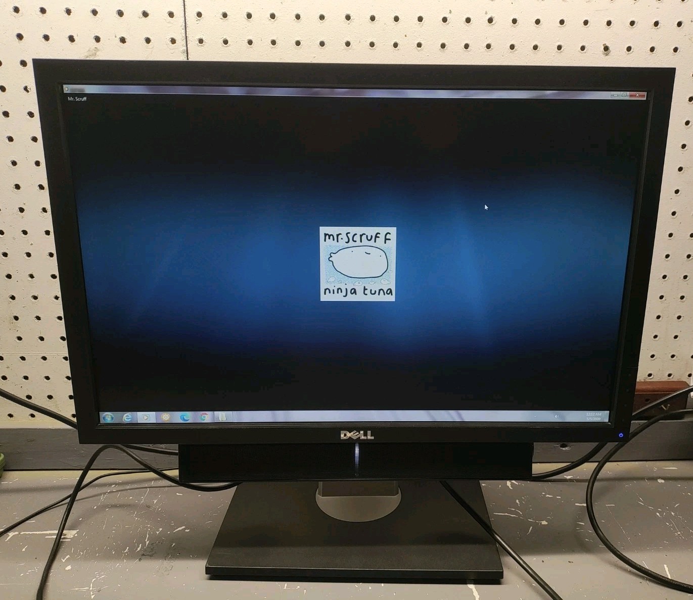 Dell P2210f Professional 22" Widescreen LED Monitor TESTED w/ POWER & VGA Cables