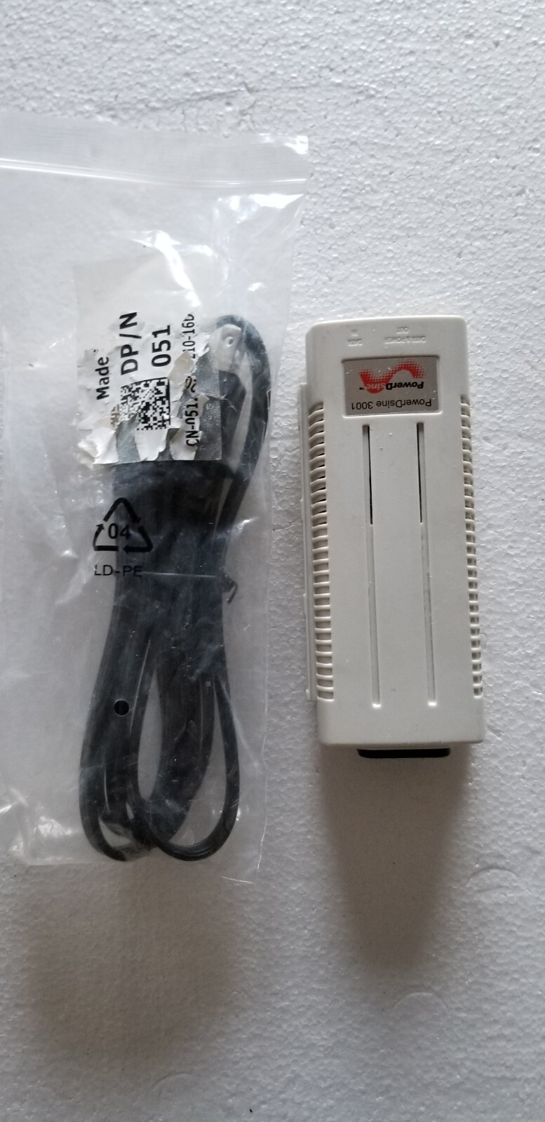 Genuine PowerDsine 3001 PoE Injector W/Power Cord Incl P/N PD-3001/AC 16.8 Watts