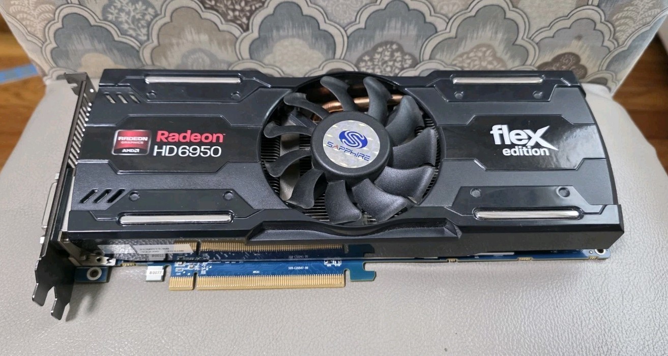 Sapphire AMD Radeon HD6950 Flex Edition Graphics Card HDMI DVI