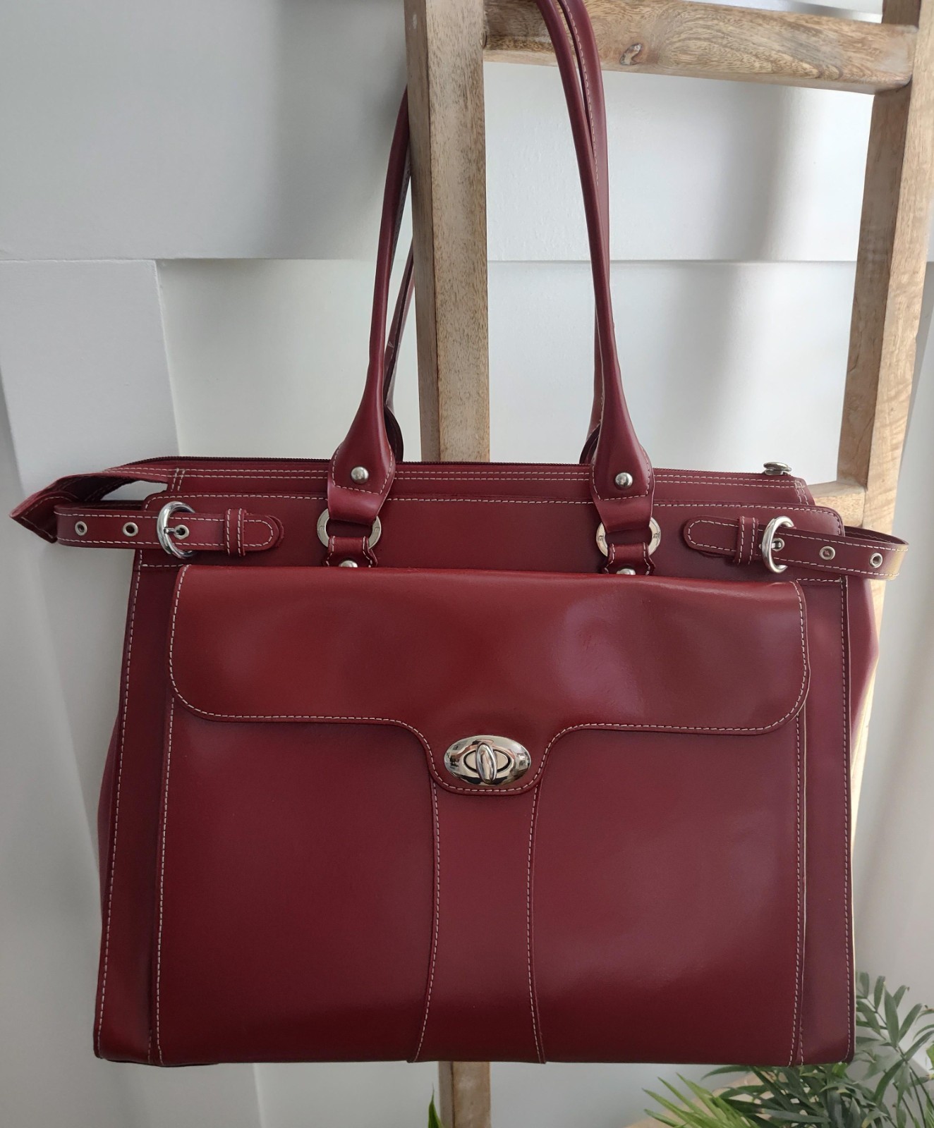 McKlein Professional Leather Laptop Bag - Looks unused