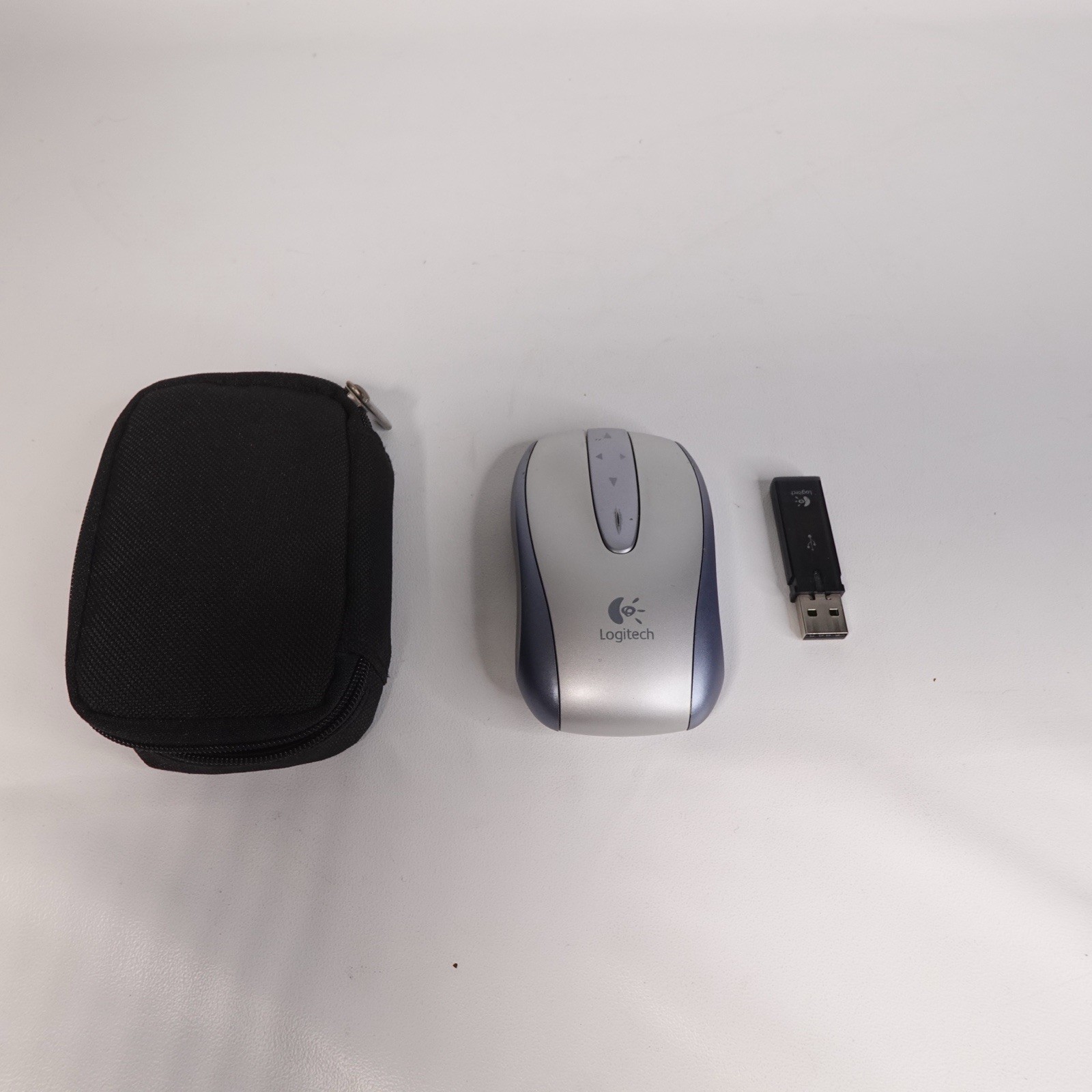Logitech V500 Nano Cordless Laser Notebook Mouse w/ Receiver & Case