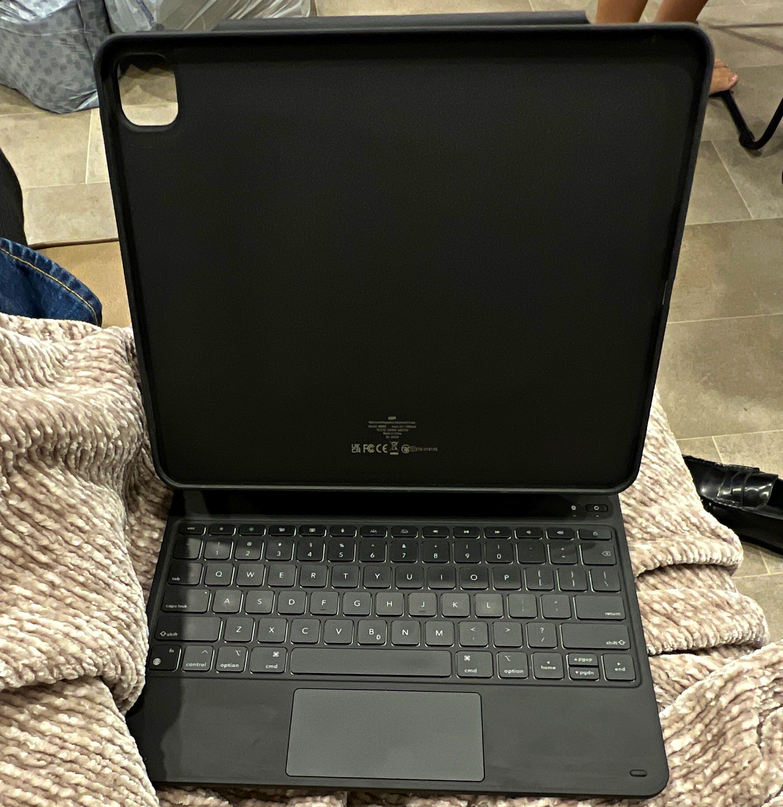 ESR Rebound 360 Keyboard Case for iPad Pro 13” M4/M5 – Black – Great Condition