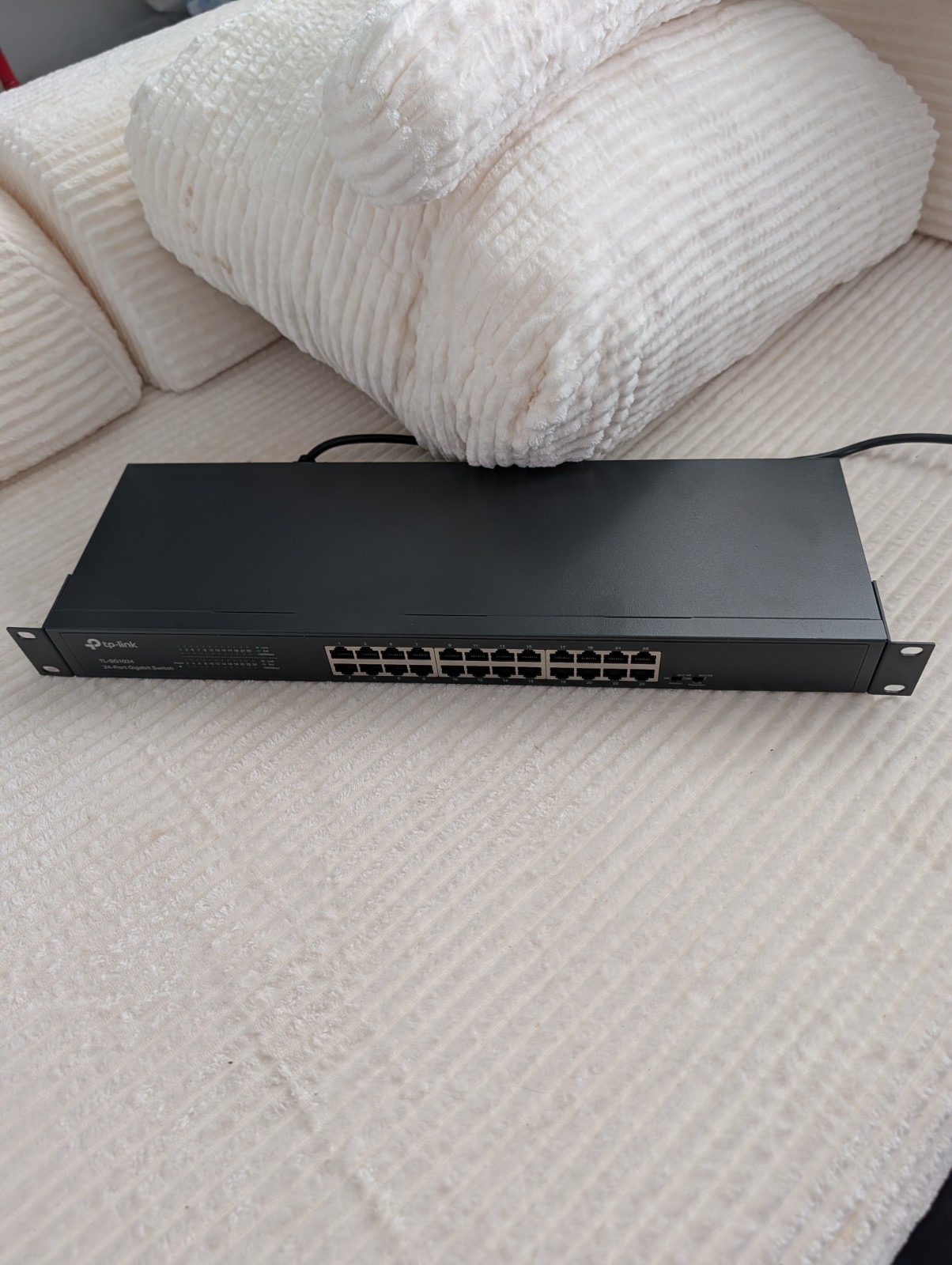 TP-Link TL-SG1024 24-Port Gigabit Ethernet Rack-Mount Switch