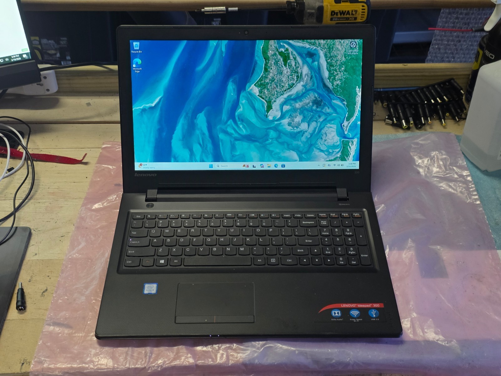 15" Lenovo IdeaPad - i5, 8GB, 256GB SSD | USB 3.0 Port