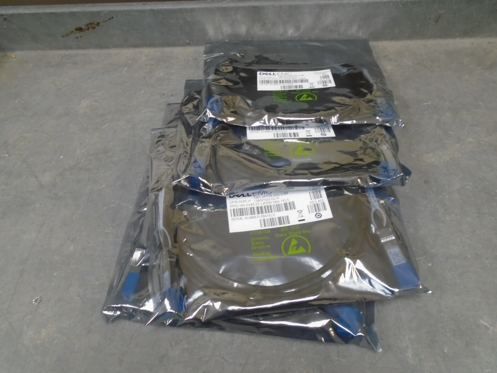 Lot of 5 Dell EMC VXFJY DAC-SFP28-25G-3.0M cables NEW