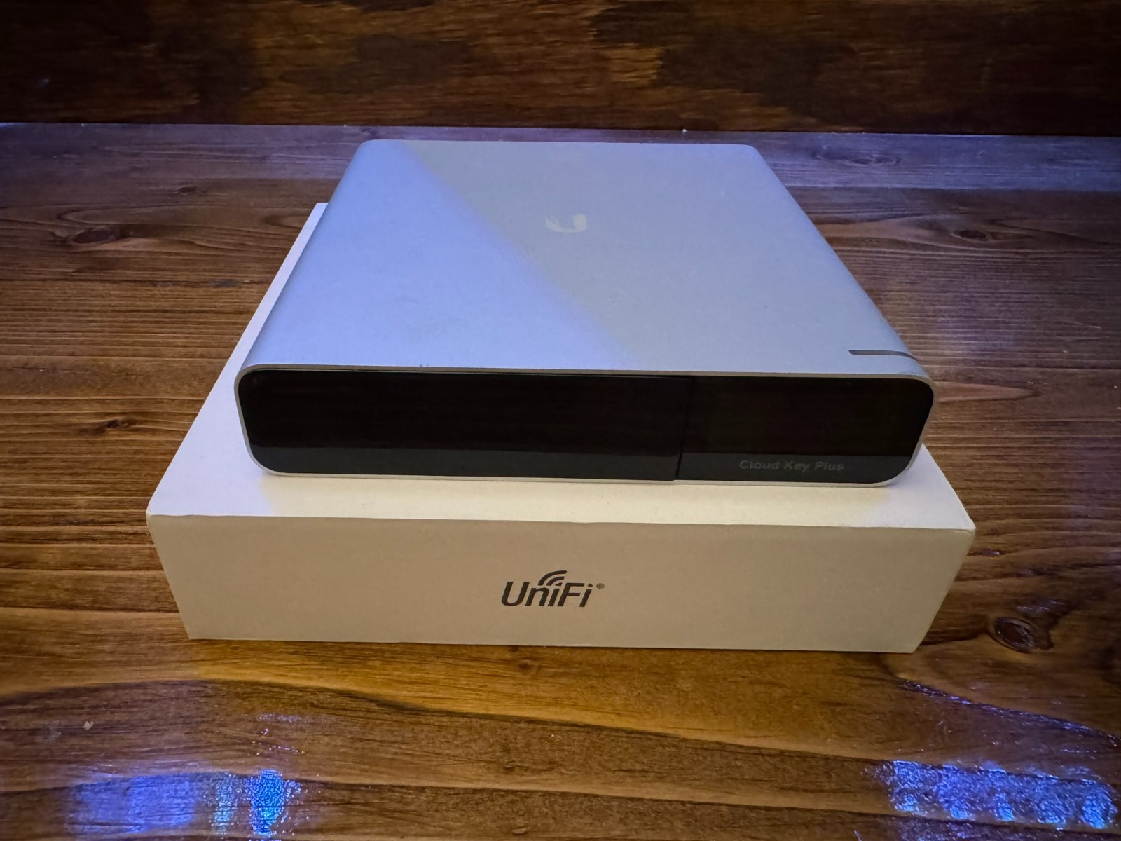 Ubiquiti UniFi Cloud Key Gen2 Plus - UCK-G2-PLUS w/ 1TB Samsung SSD