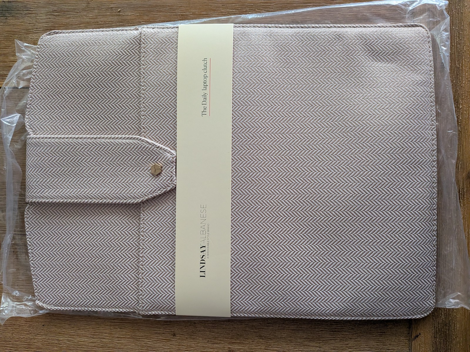 LINDSAY ALBANESE : DAILY LAPTOP CLUTCH SLEEVE CASE NEW