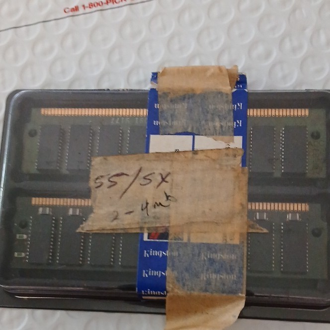 Kingston ValueRAM 128MB Kit (2x64MB) SDRAM DIMM PC-100 168-Pin Non-ECC