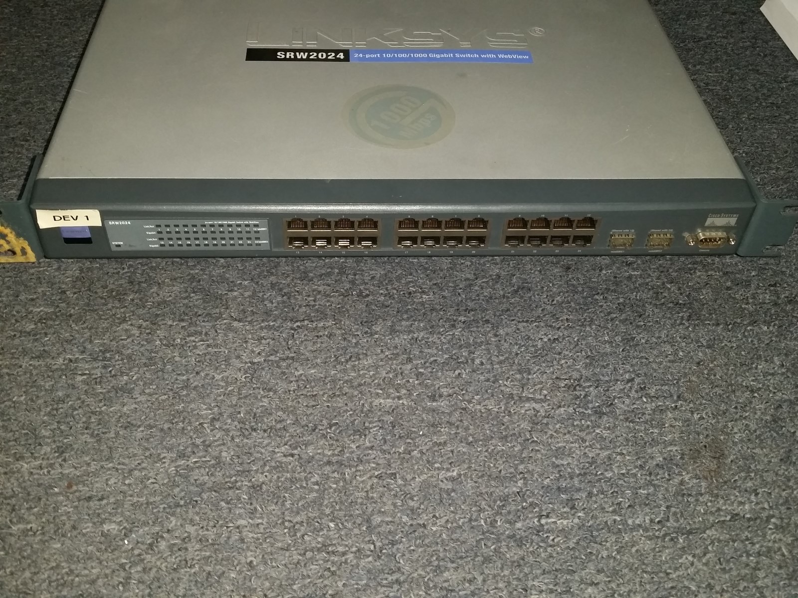 SRW2024 LINKSYS 24-PORT GIGABIT SWITCH