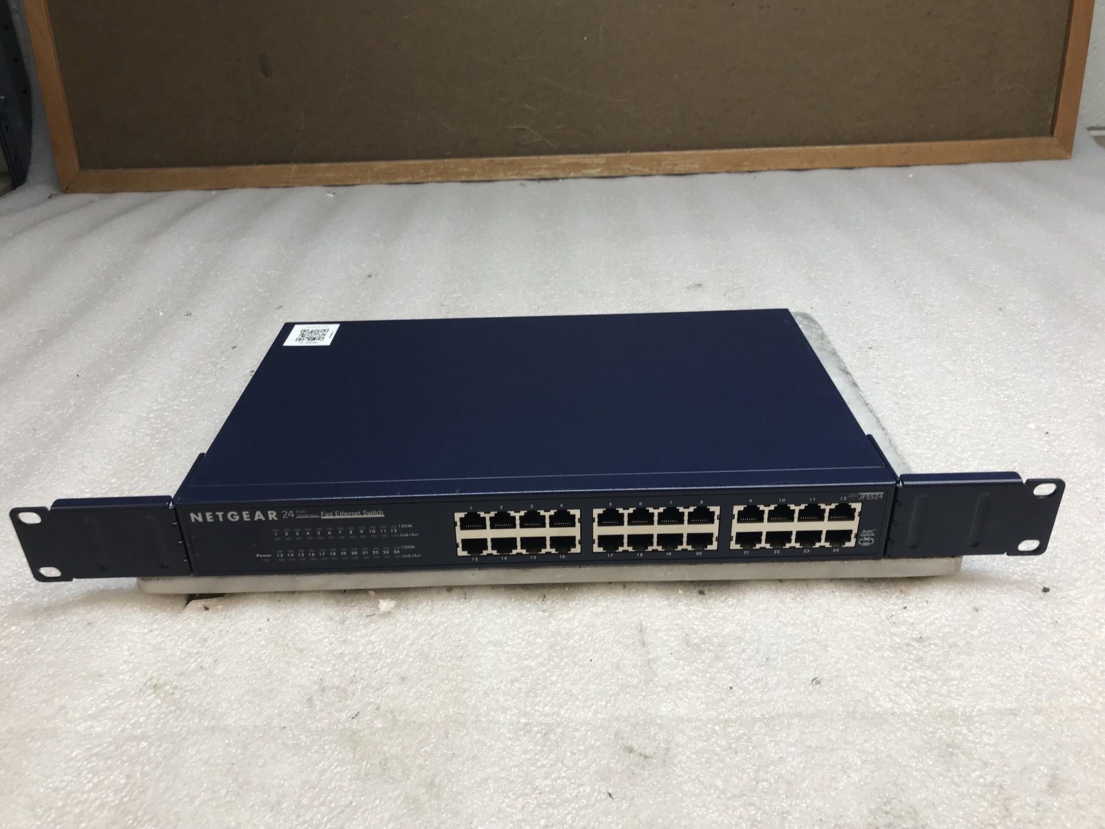 NetGear ProSafe (JFS524) 24-Ports External UNmanaged Switch W/ Power Rack Ears