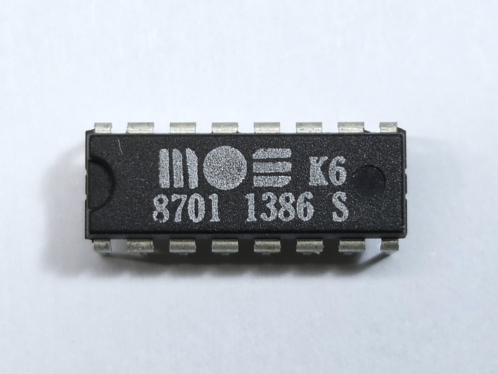 Commodore MOS 8701 Clock Generator Timing Chip C64/C128 (7701) #1386