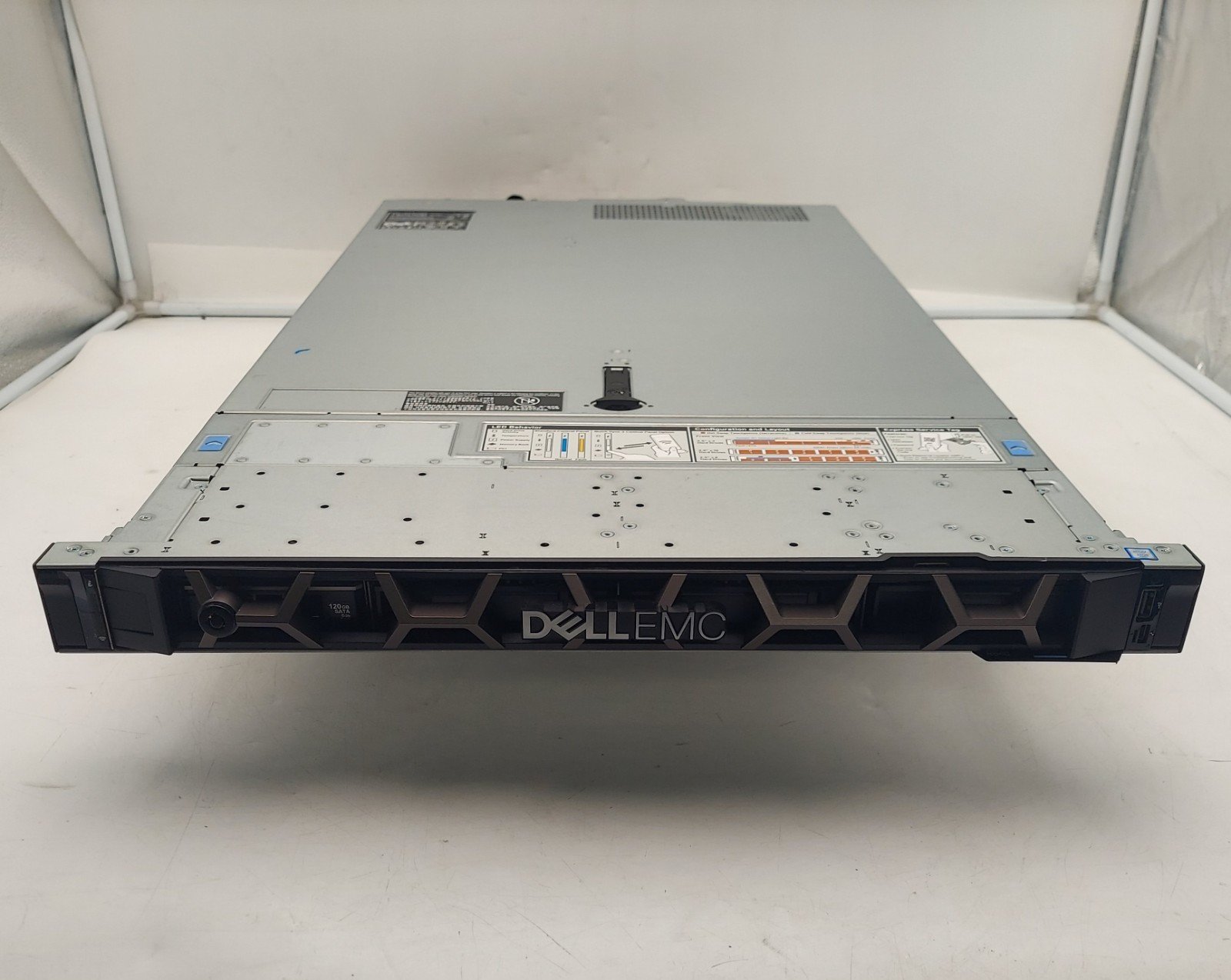 Dell EMC PowerEdge R640 2x Xeon Silver 4108 1.80GHz 16GB RAM PERC H330 NO HDD