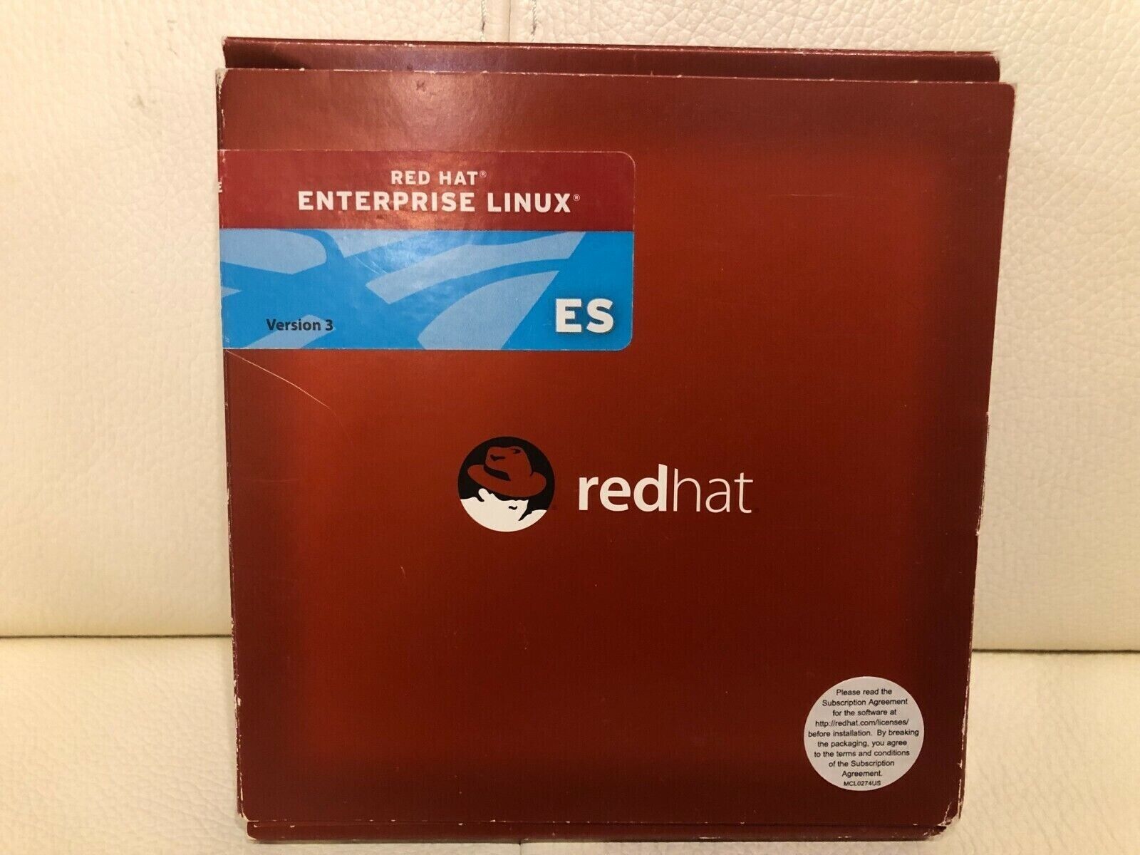 Genuine Red Hat Enterprise Linux ES Version 3 - Complete 9-disc set