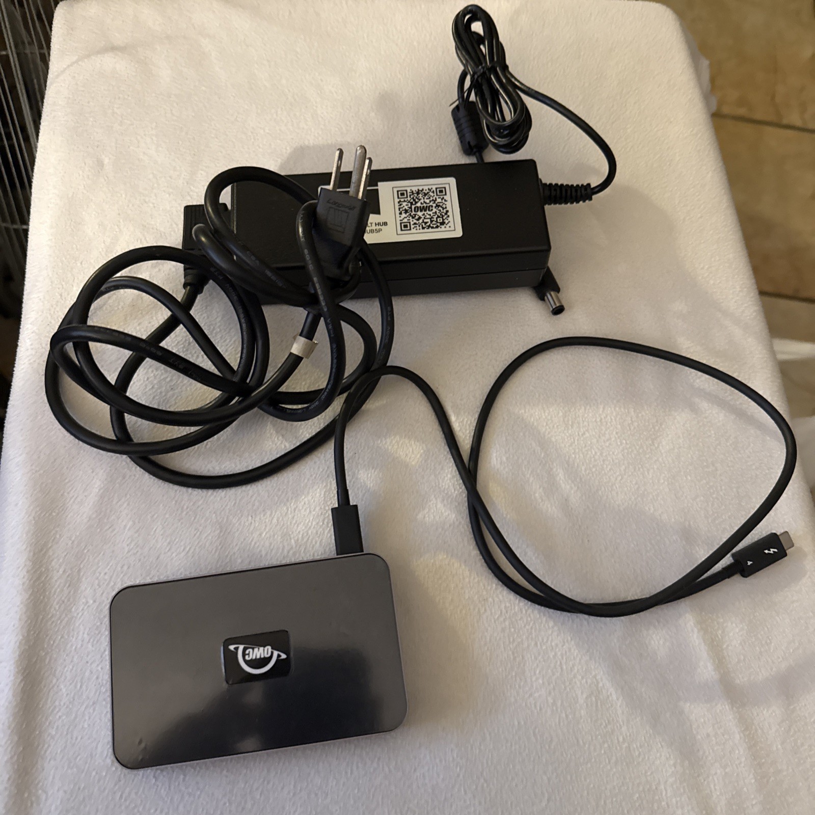 OWC (OWCTB4HUB5P) Thunderbolt Hub with 4 x Thunderbolt 4 and 1 x USB-A