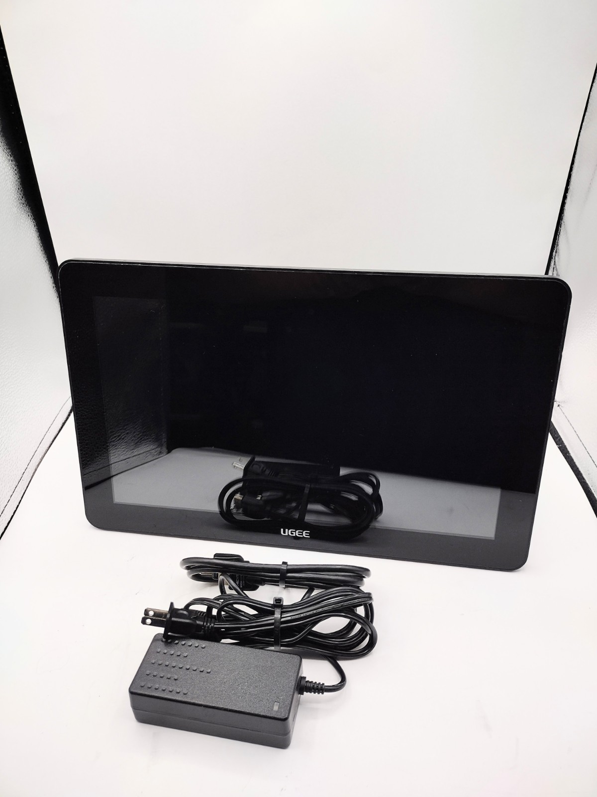 Ugee HK1560 Screen Drawing Tablet - No Pen