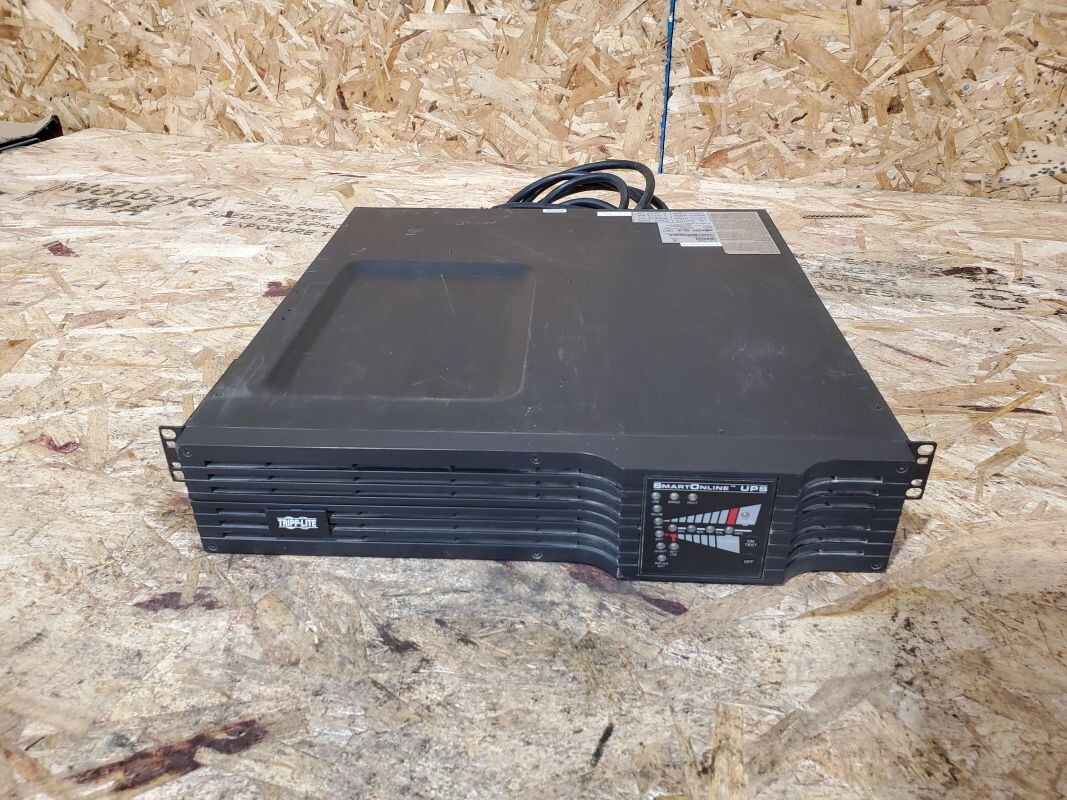 Tripp Lite SmartOnline 2200VA 1.6kW RM 2U 120V SU2200RTXL2UA
