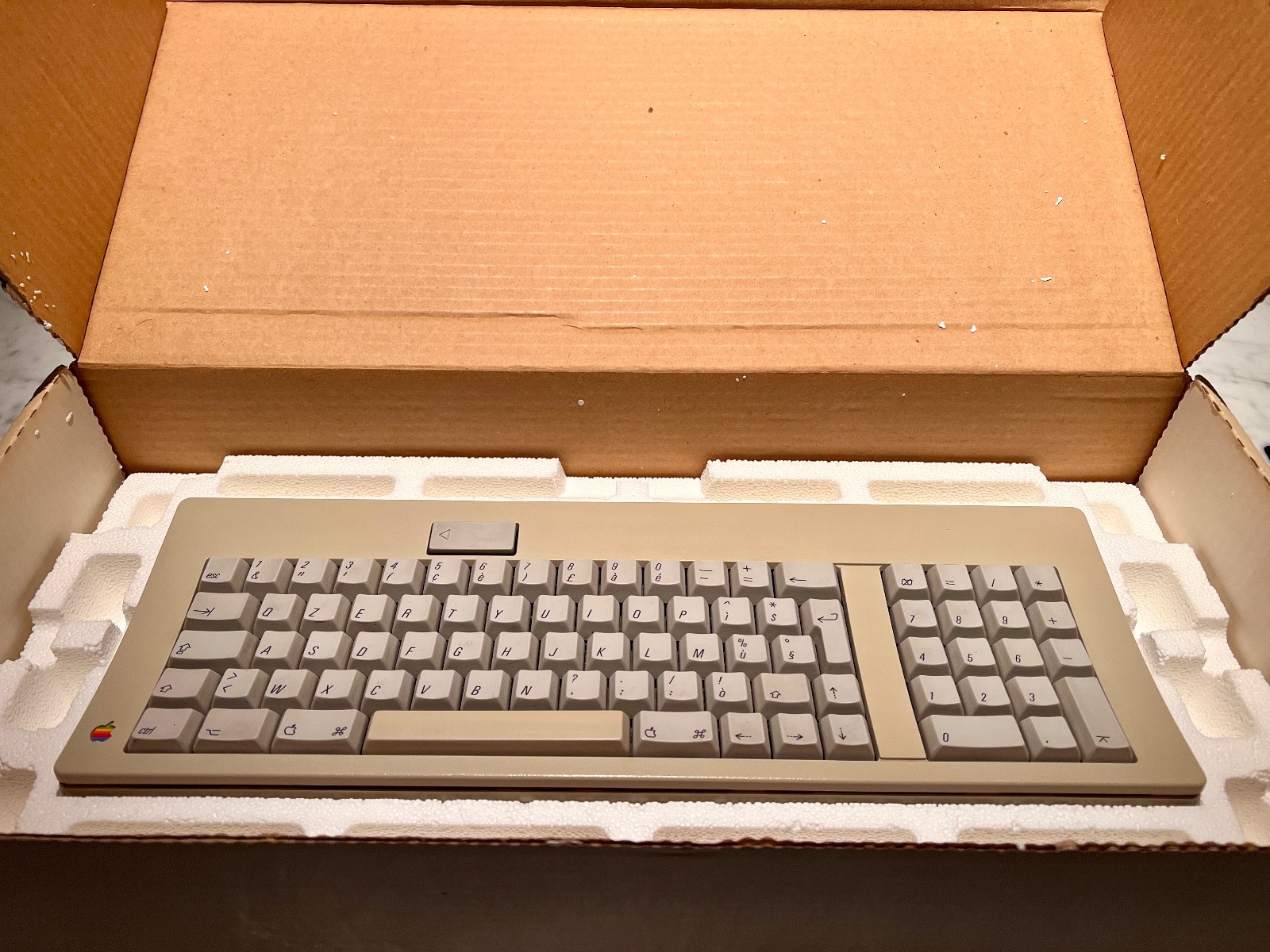 Vintage Apple Keyboard-1987-Original Boxed-Super Rare-Very Good Condition-Beige