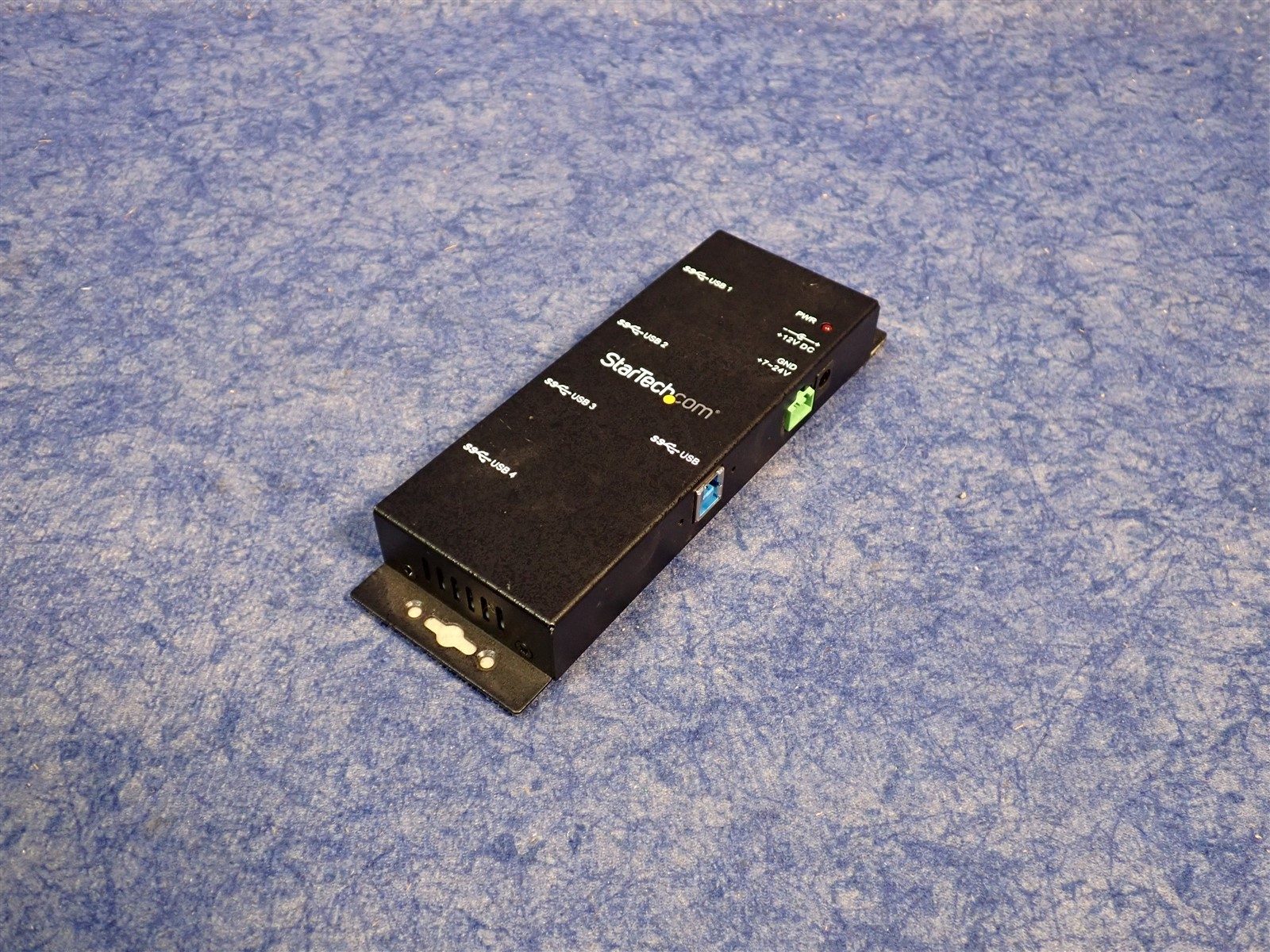 StarTech ST4300USBM Mount 4 Port Rugged Industrial SuperSpeed USB 3.0 Hub