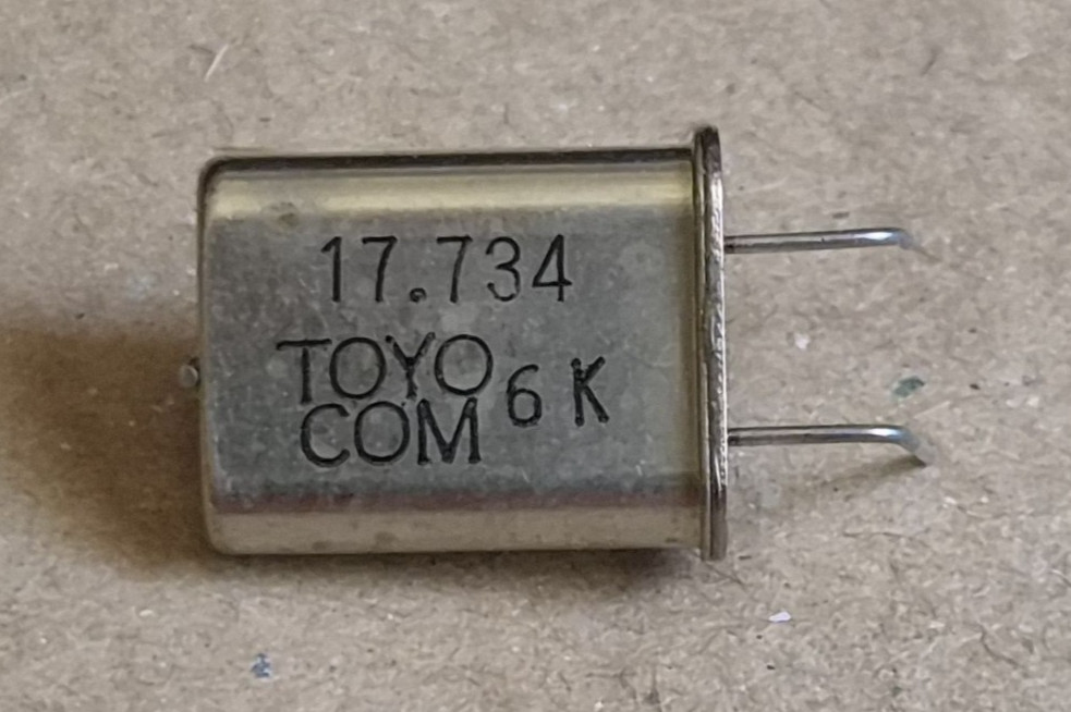 Original 17.734 MHz Quartz crystal for Commodore 16 / Plus/4 Vintage Computer