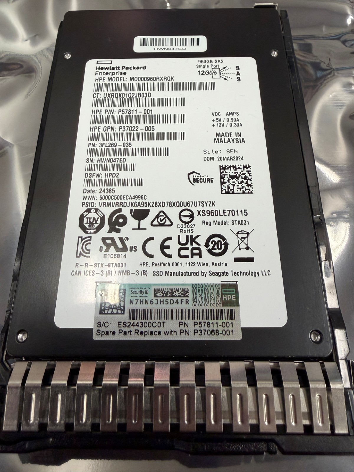 HPE P37068 960GB SAS 12G Mixed Use SFF SC Value SAS Multi Vendor SSD