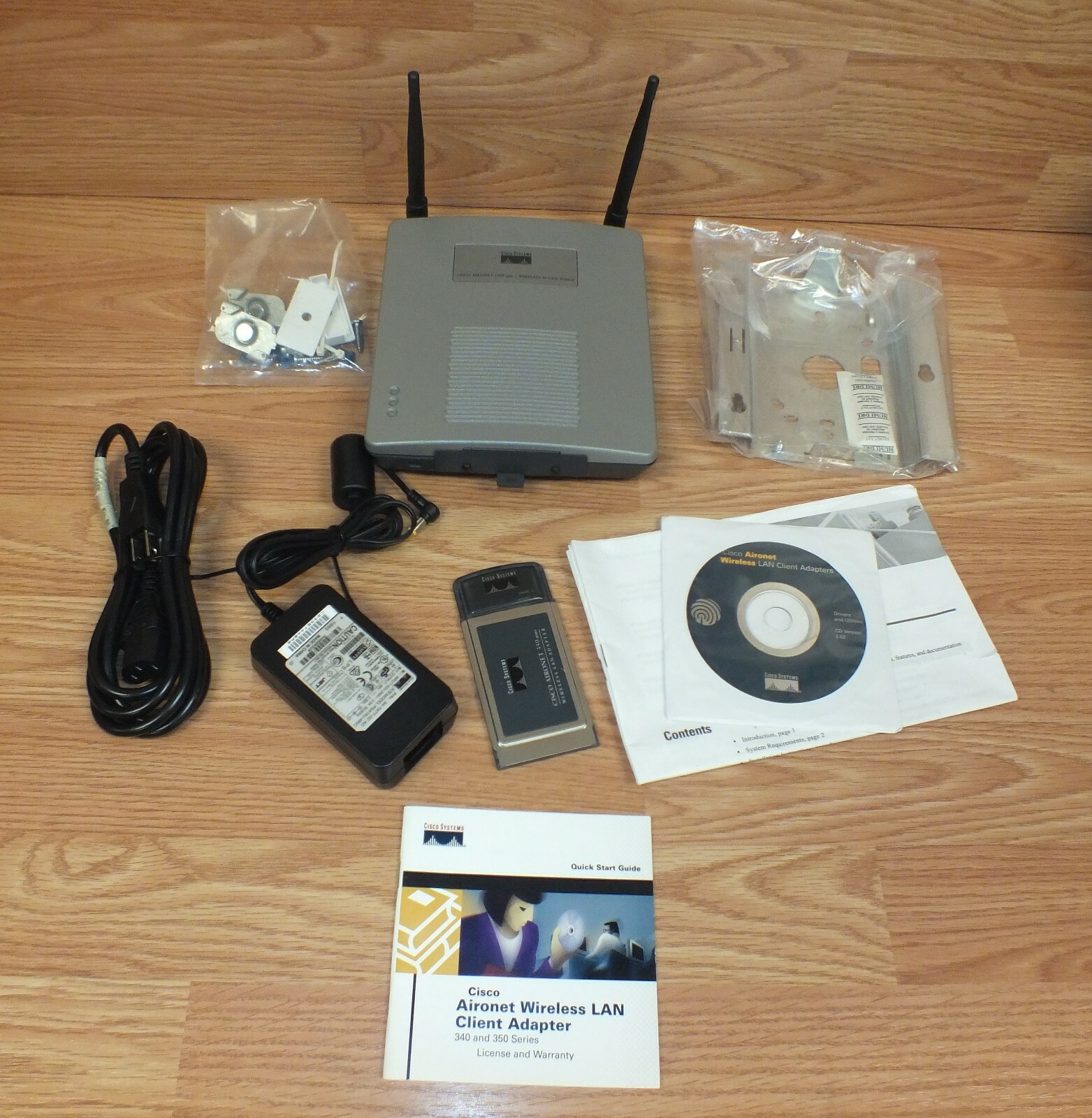 Cisco (AIR-AP1220B-A-K9) Aironet 1200 (802.11b/g) Wireless Access Point & Mount