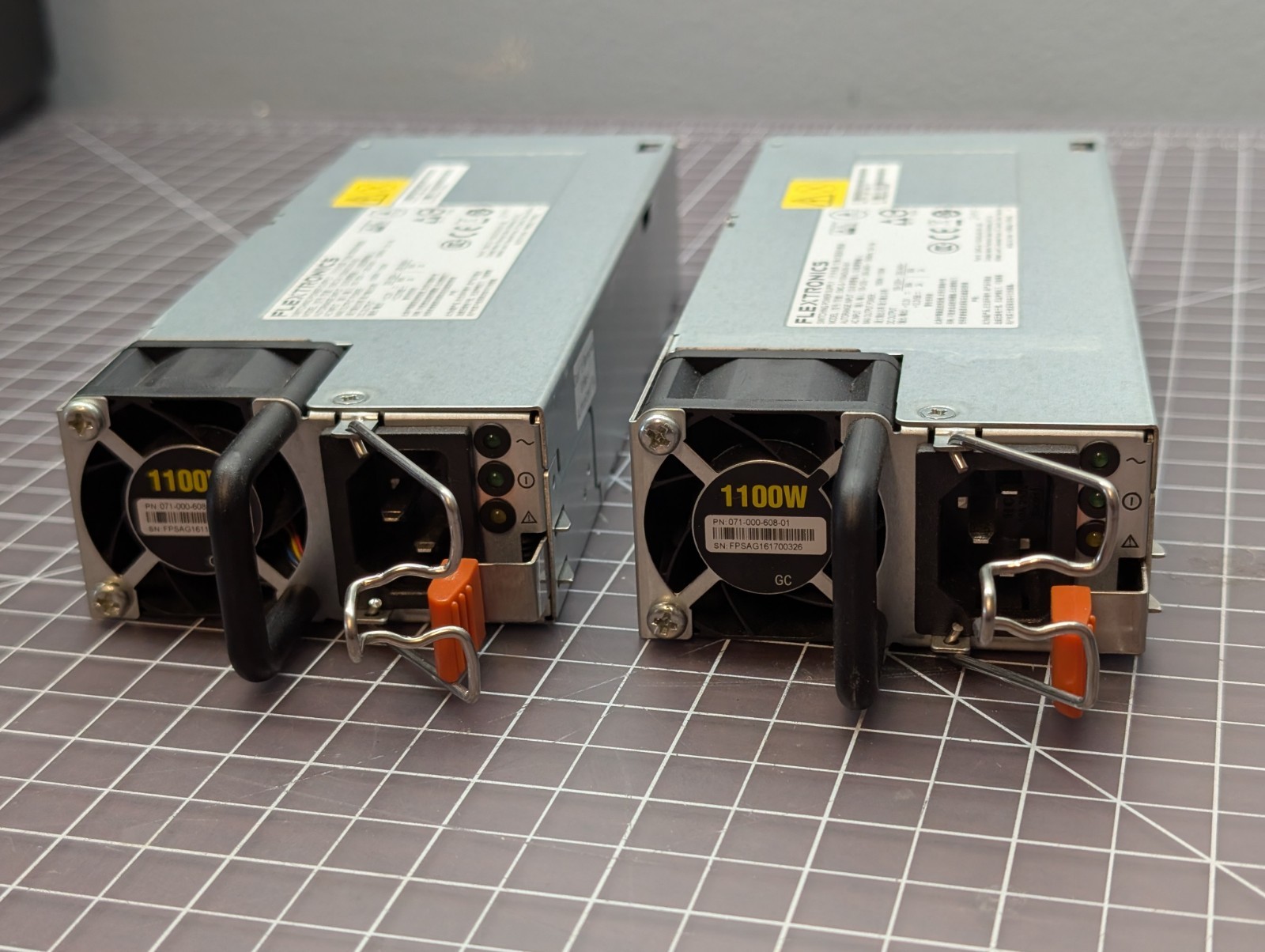 *Lot of 2* EMC 071-000-611-01 AcBel SGA005 1100W Switching Power Supply
