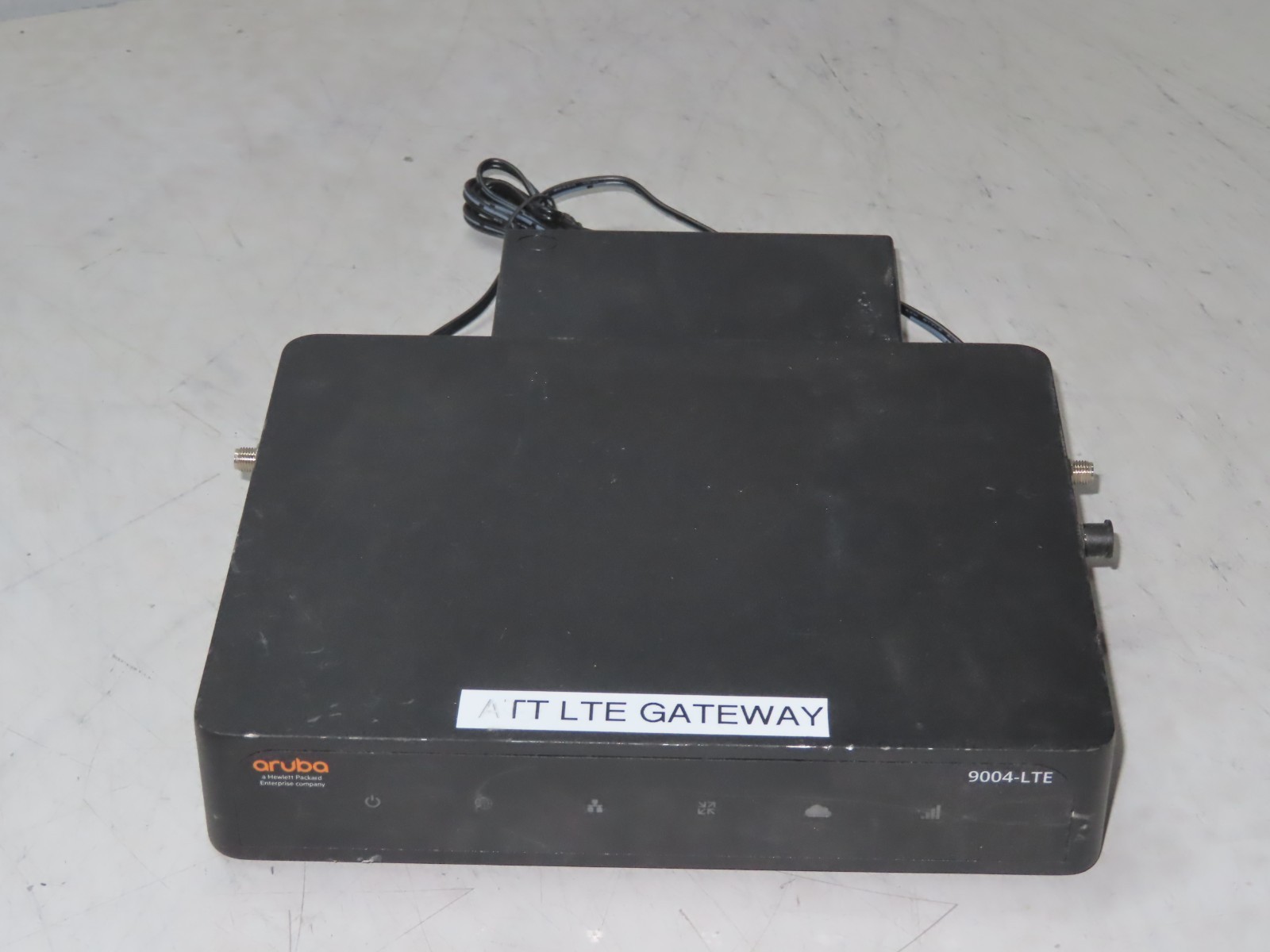 HP R3V91A Router Aruba 9004 (US) 4-Port GbE Branch Gateway