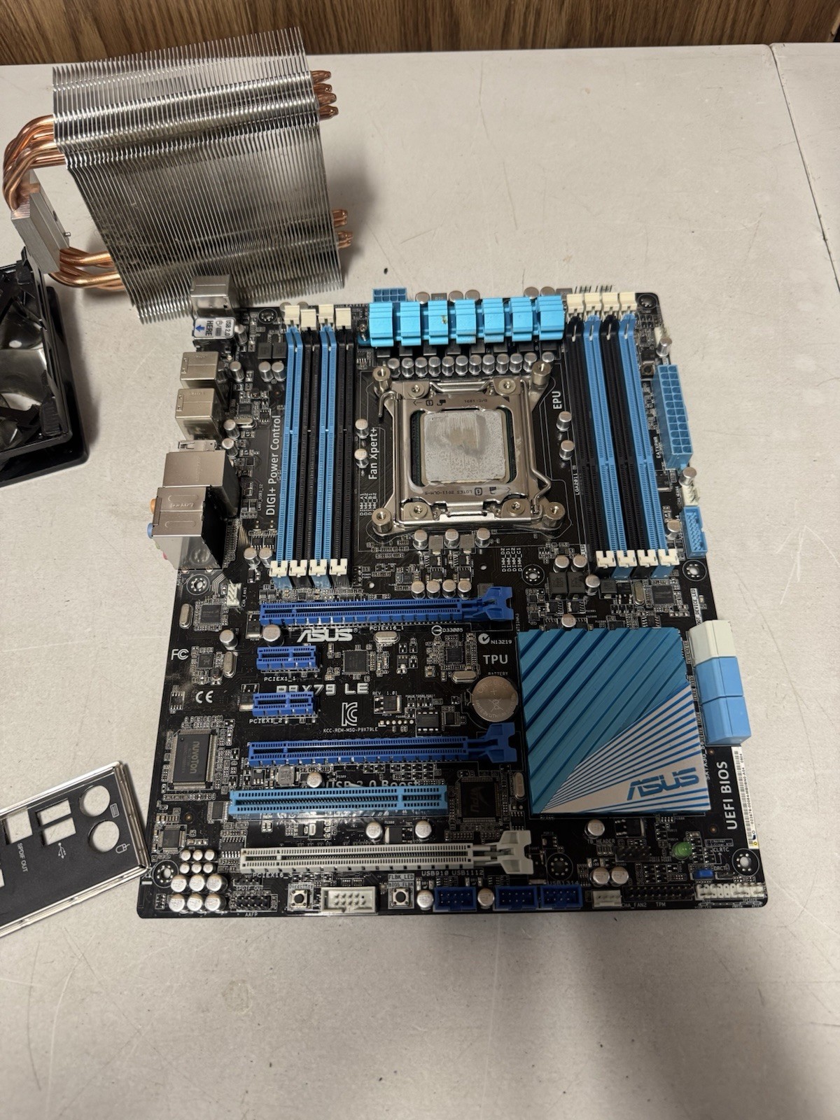 ASUS P9X79 LE LGA 2011 Motherboard + Intel i7-3930K 3.2GHz CPU Tested