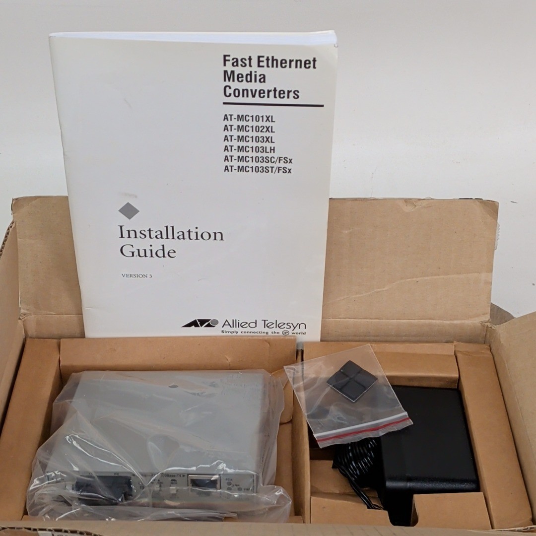 Allied Telesyn ATMC102XL Fast Ethernet Media Converter   Open Box G1N