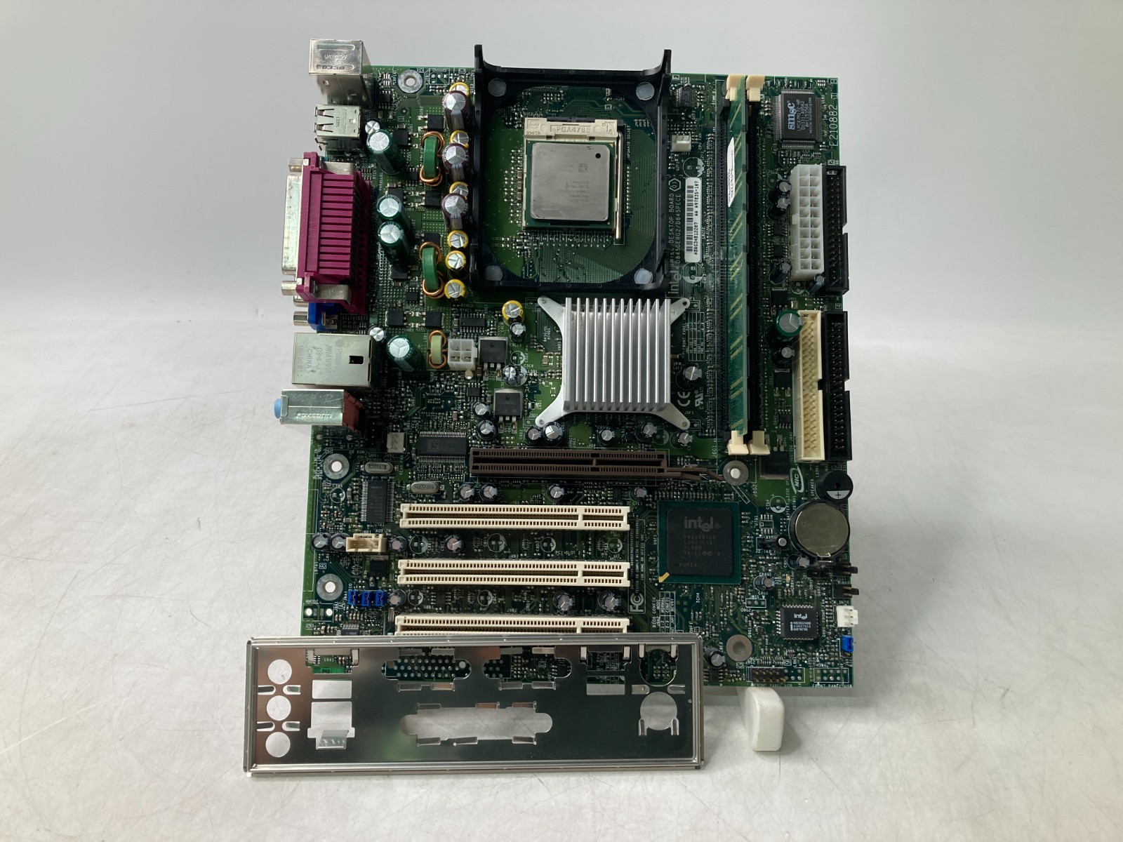 Vintage Intel D845GRG w/ Intel Pentium 4 SL6QB 2.8GHz 255MB DDR Ram Swollen Caps