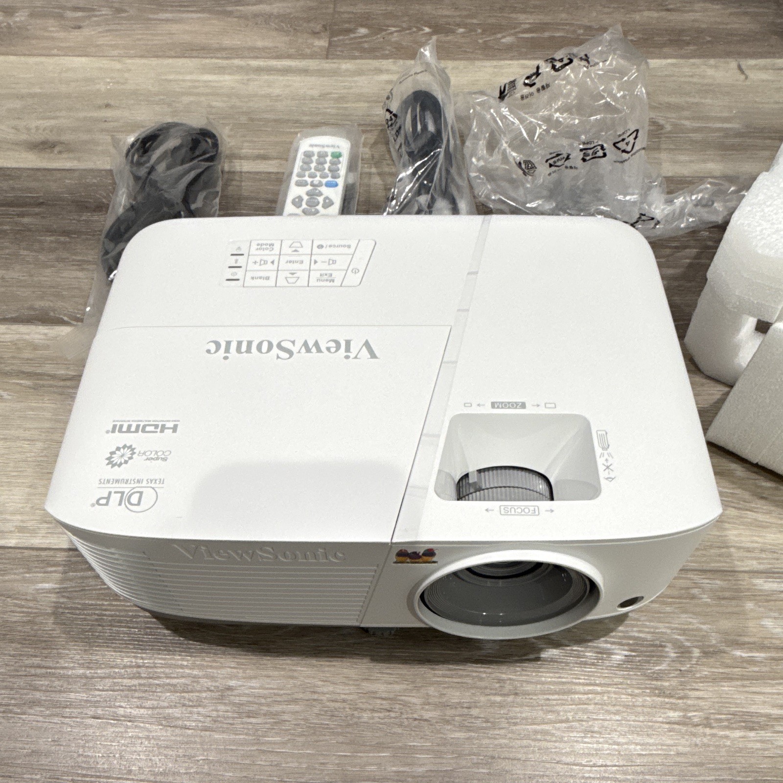 ViewSonic PA503W DLP Projector 3600 ANSI 1280x800 3D Ready HDMI/VGA White