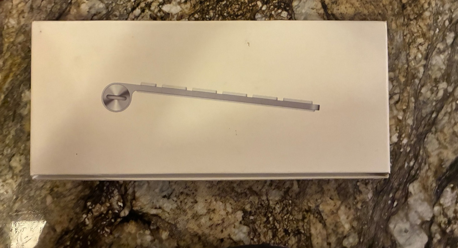 Apple MC184LL/A Wireless Keyboard