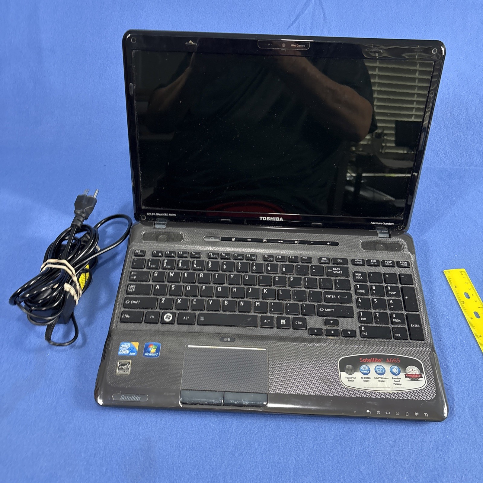 Toshiba Satellite A665-S5170 Laptop 15" Intel i3 1st Gen READ DESCRIPTION -AA